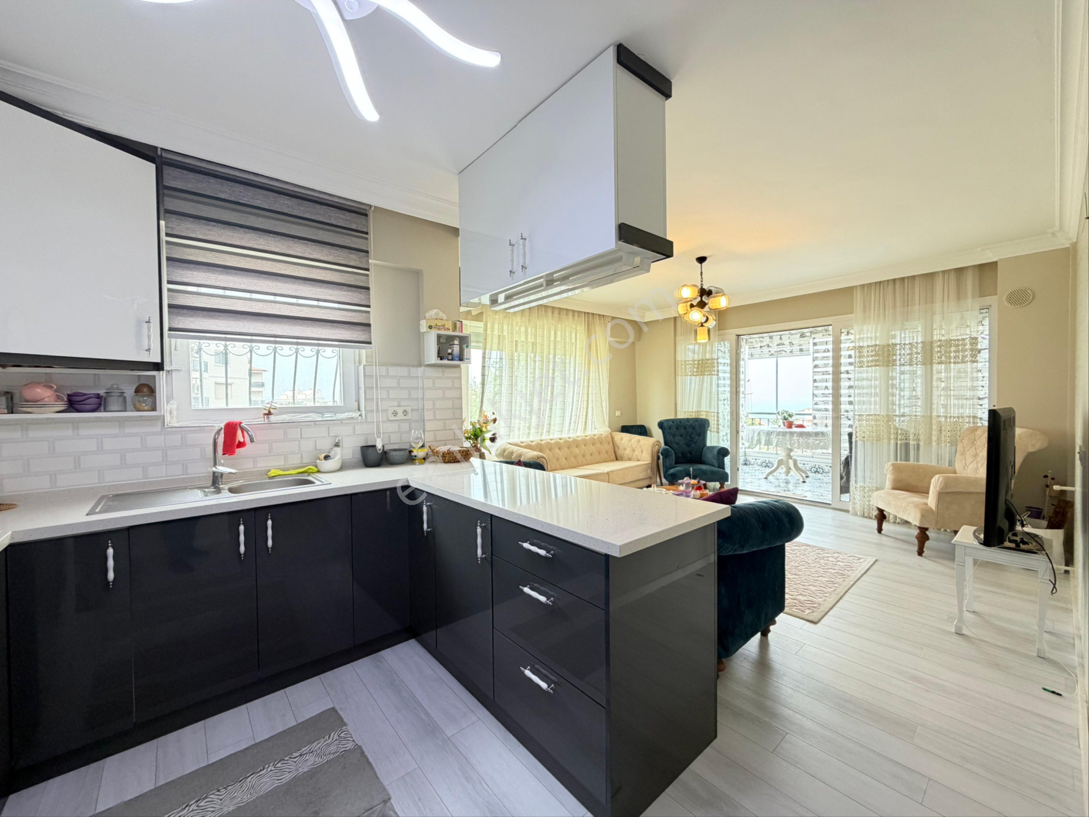 Kuşadası Marinada Deniz Manzaralı Satılık 2+1 Bakımlı Daire - Görsel 19