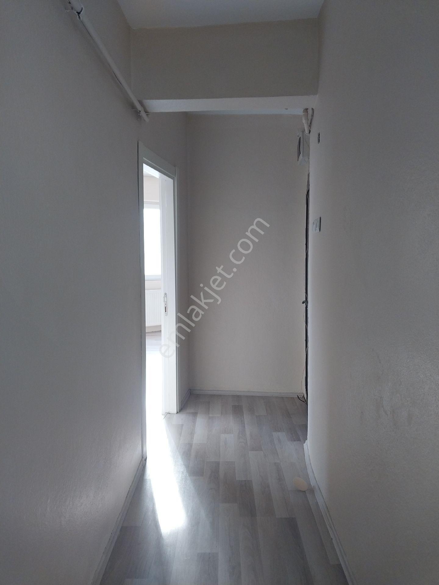 Balılkesir Çarşı Merkezde 2 Oda 1 Salon 90 M2 Kombili Ve Klimalı Uygun Fiyata Kiralık Daire. - Görsel 9