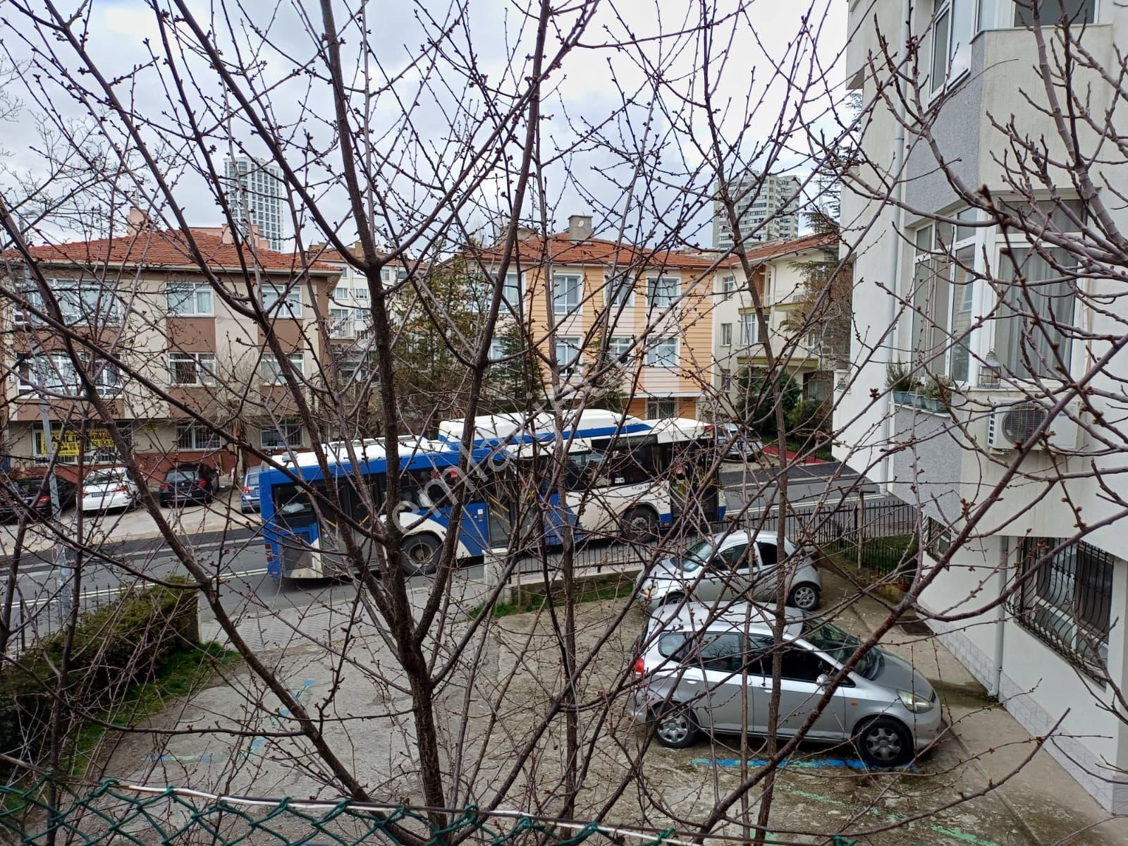 Gop Hirfanlı Sokakta Uğurmumcu Caddesine Yakın 2.kat Ön Cephe 130 M2 3+1 Satılık Daire - Görsel 10