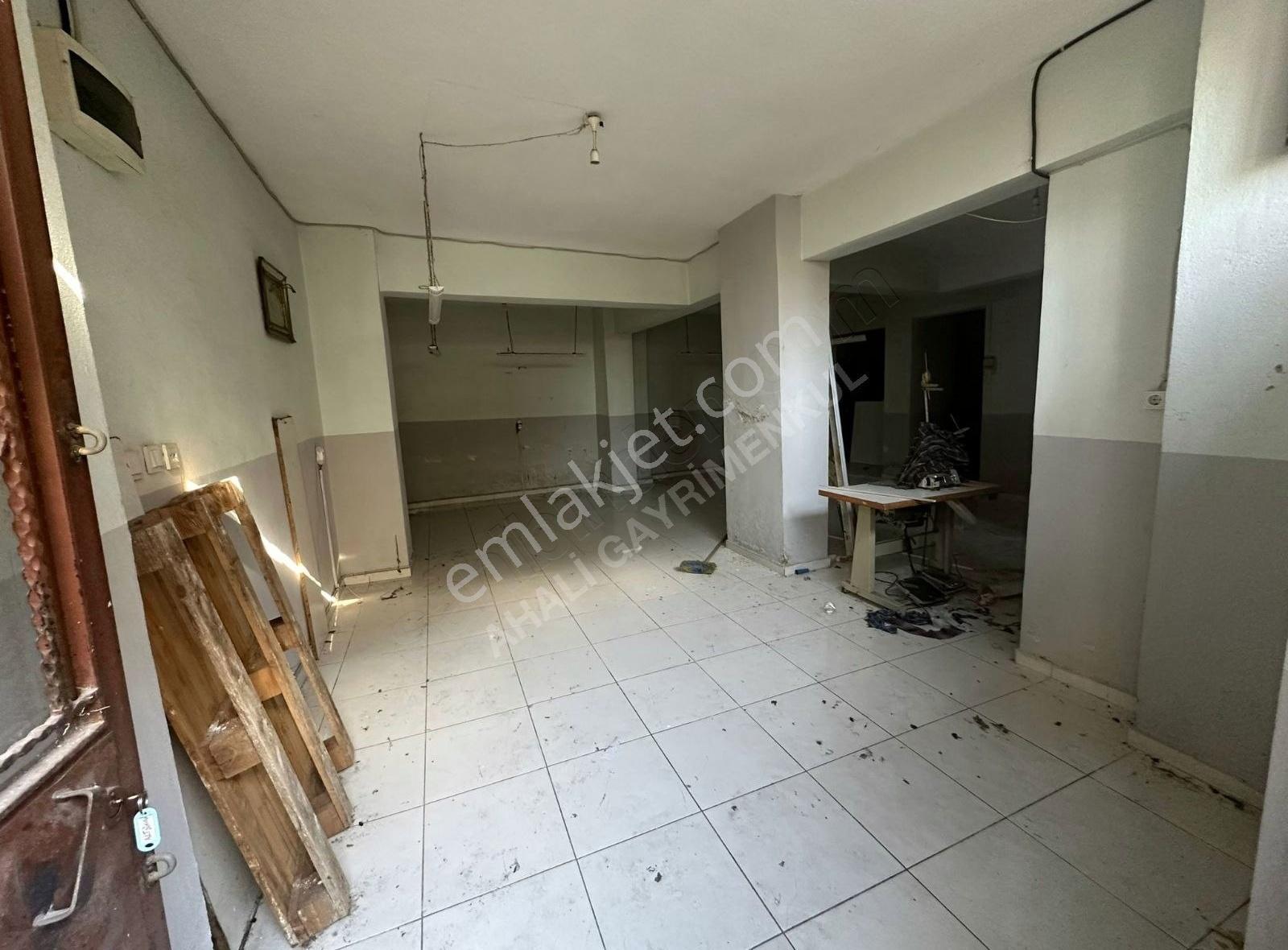 100m2 Tekstile Depoya Uygun Kralik Dükkan Kalp Damarla Karşılıkl - Görsel 2
