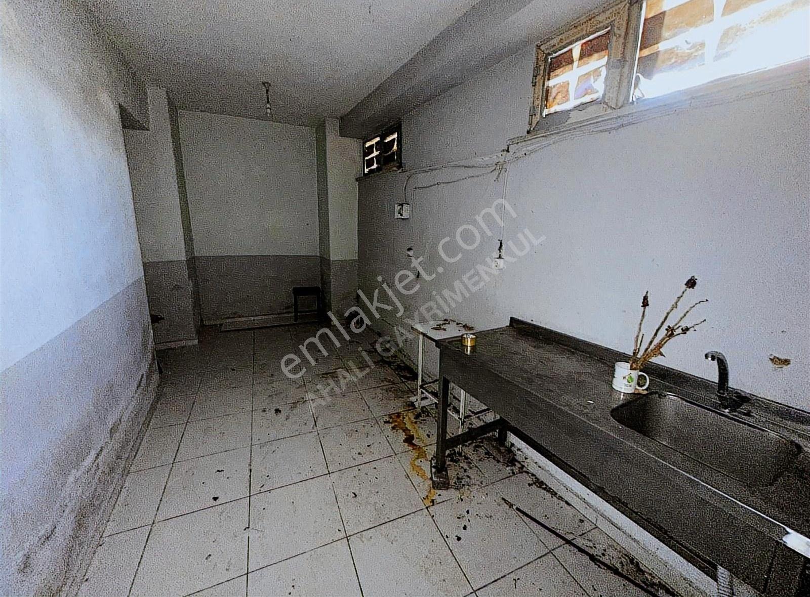 100m2 Tekstile Depoya Uygun Kralik Dükkan Kalp Damarla Karşılıkl - Görsel 16