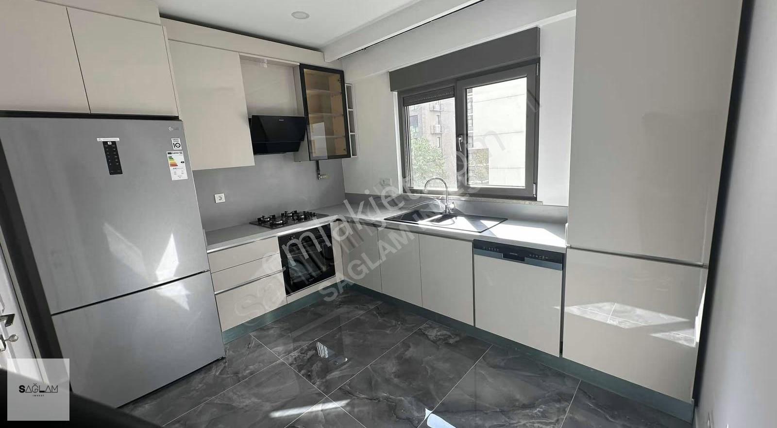 Sağlam'dan Feneryolunda Prestijli Lokasyonda Geniş Satılık Daire - Görsel 12