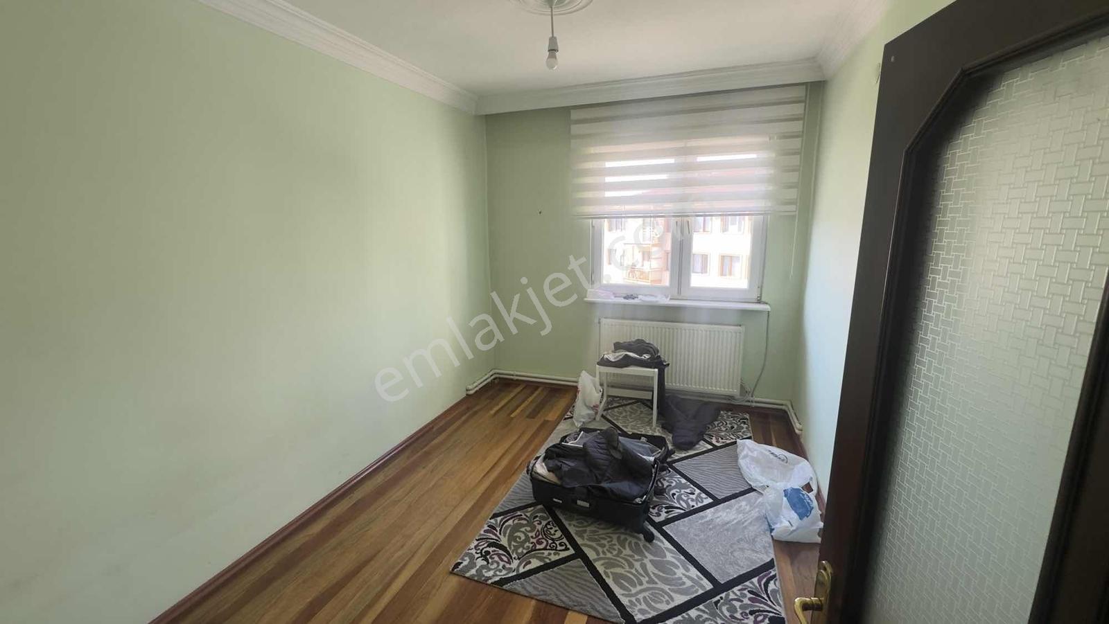 Manzaralı Geniş Ve Ferah 180m2 Daire Doğalgazlı 4+1 Çift Balkon - Görsel 16