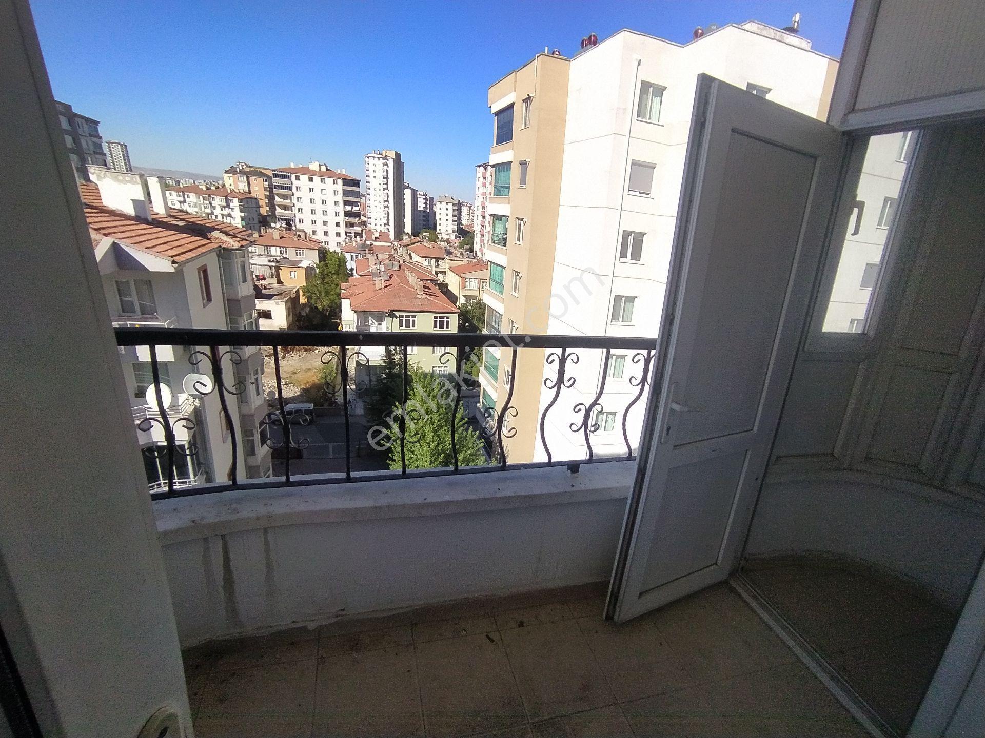 Esenyurt'ta 3+1kombili Müncibe Orta Okuluna Yakın Daire - Görsel 18