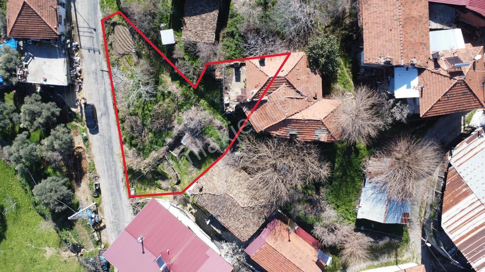 Araba Parasına Efelerde Elektrik Su Bulunan Kargir Ev Ve Arsası - Görsel 2