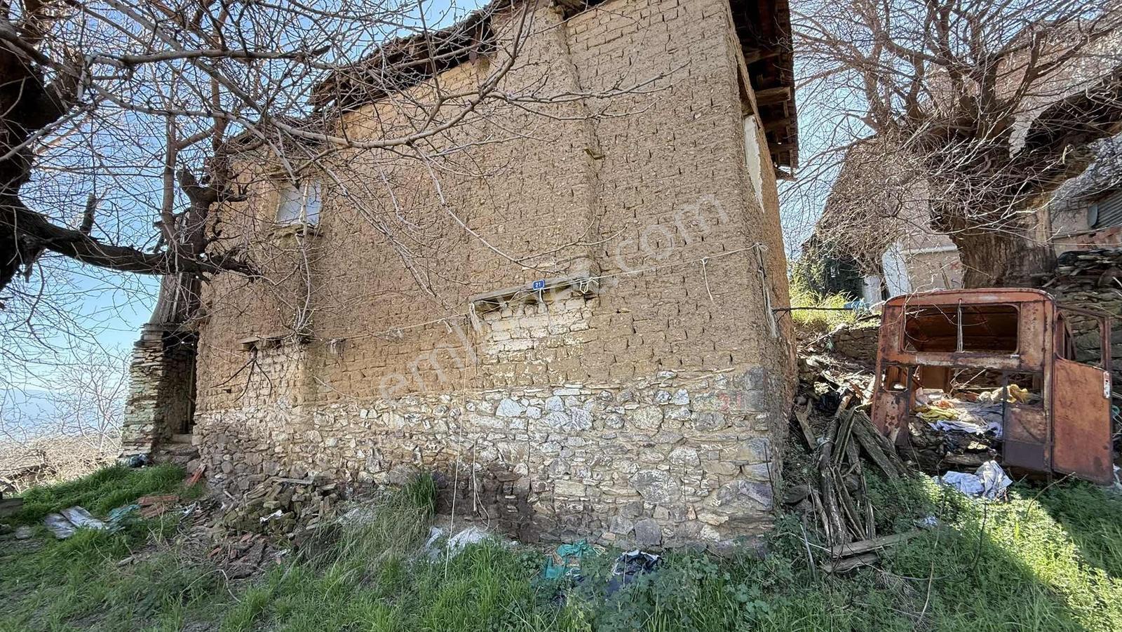 Araba Parasına Efelerde Elektrik Su Bulunan Kargir Ev Ve Arsası - Görsel 9