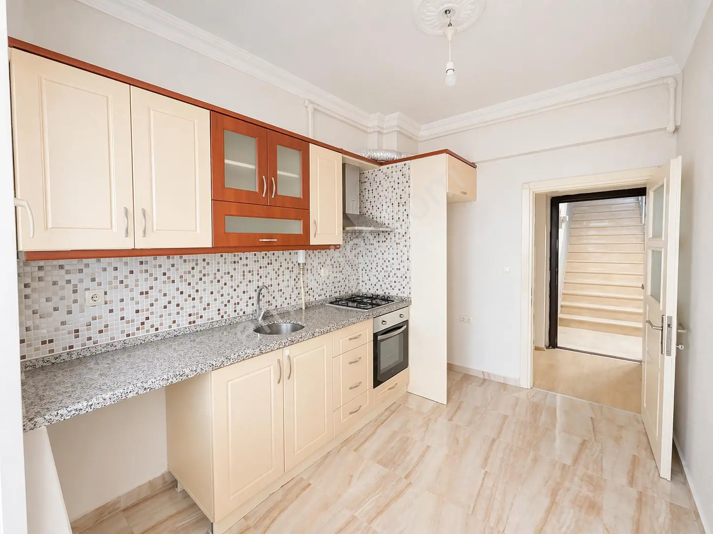 Beşikdüzü’nde Site İçinde 100 M² 2+1 Doğalgazlı Kiralık Daire - Görsel 2