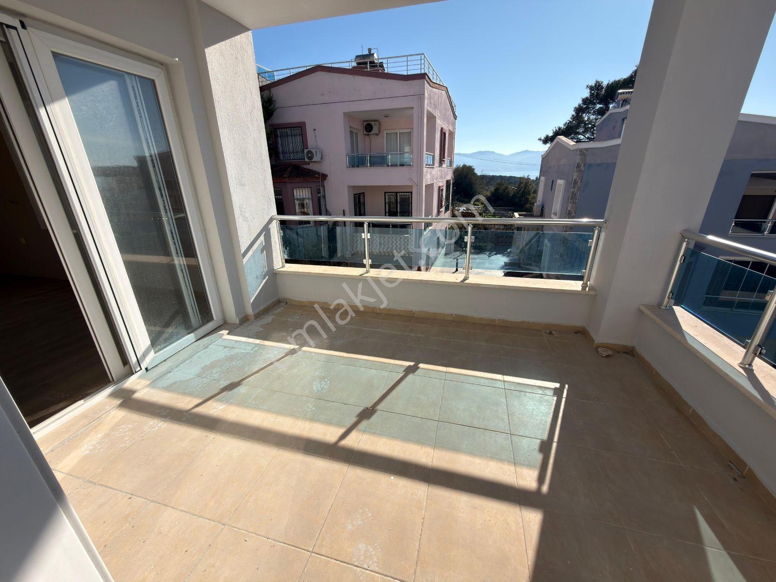Kuşadası Kadınlar Denizi Bölgesi Kapalı Otoparklı Villa - Görsel 19