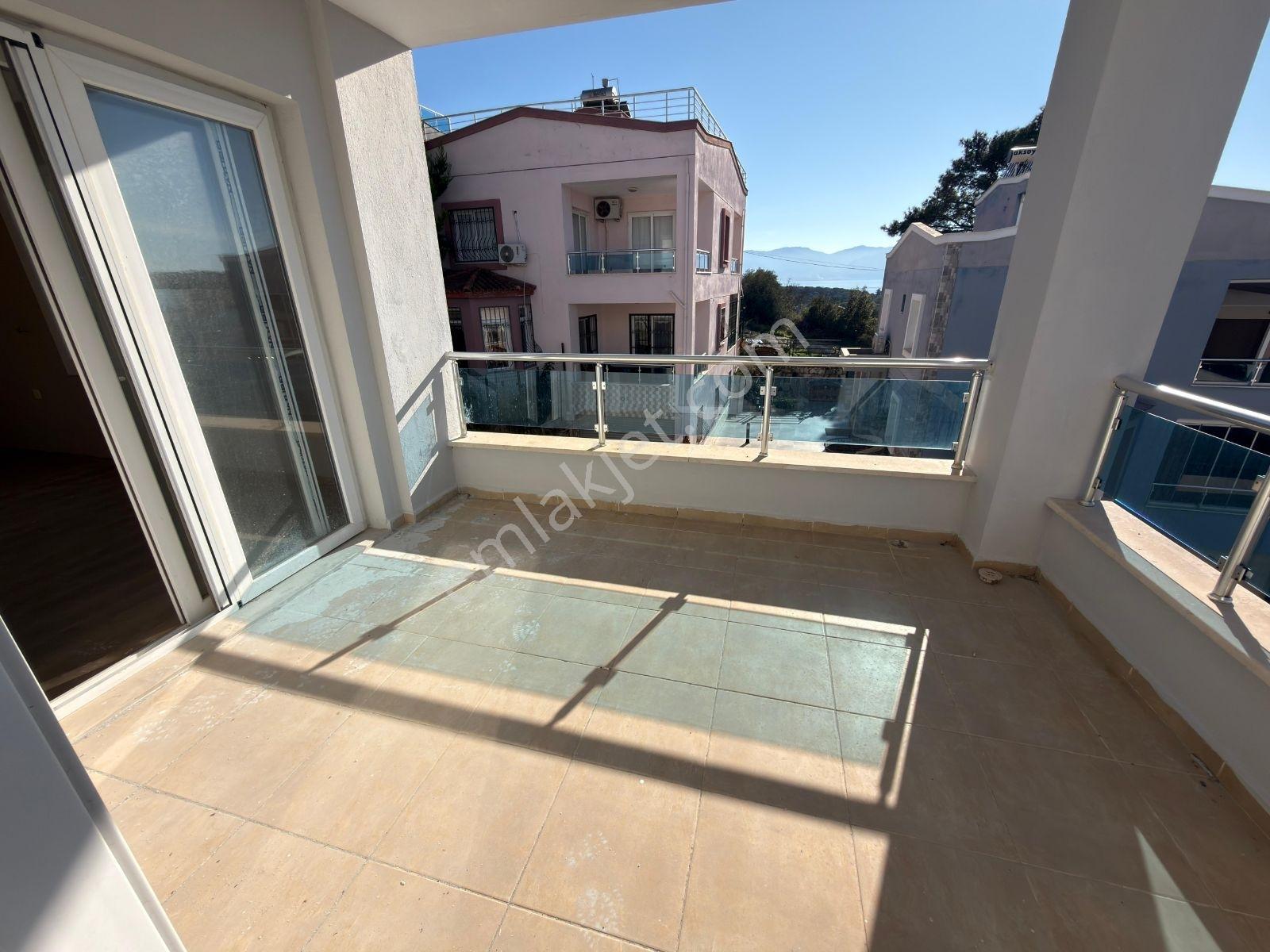 Kuşadası Kadınlar Denizi Bölgesi Kapalı Otoparklı Villa - Görsel 27