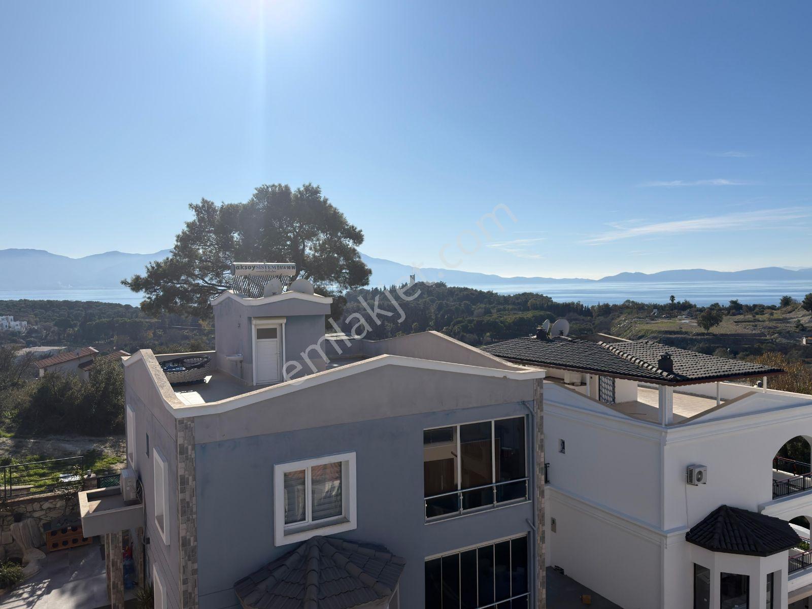 Kuşadası Kadınlar Denizi Bölgesi Kapalı Otoparklı Villa - Görsel 2