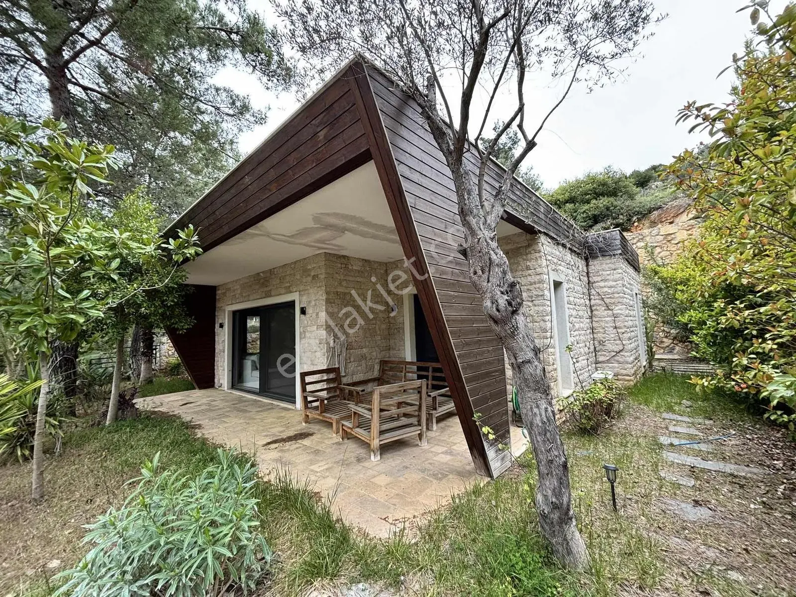 Çiftlikte Özel Tasarımlı Tek Katlı Lüks Villa 500 M2 Arsa Payı - Görsel 4