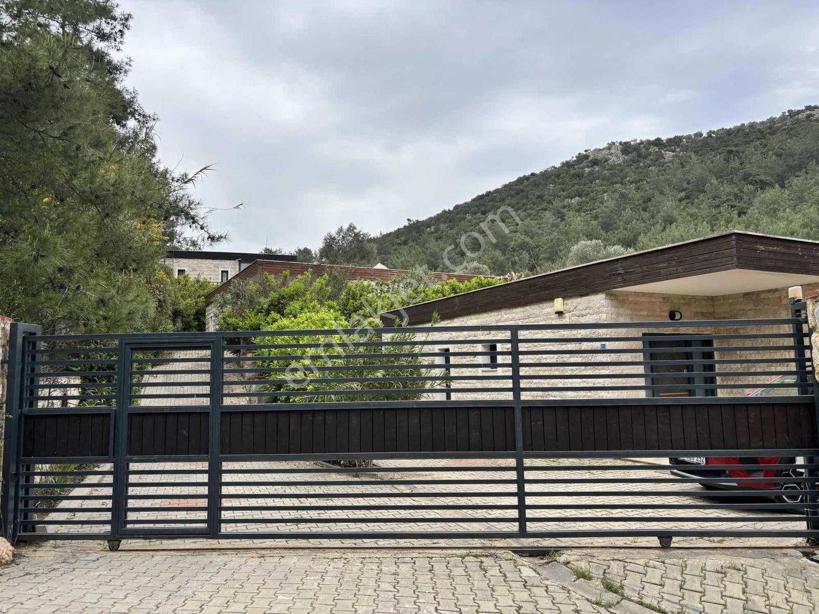 Çiftlikte Özel Tasarımlı Tek Katlı Lüks Villa 500 M2 Arsa Payı - Görsel 27