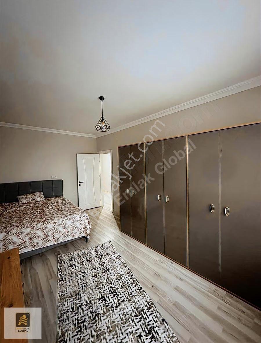 Çatalca Kalfaköy'de Havuzlu, Eşyalı 4+1 Müstakil Villa - Görsel 11