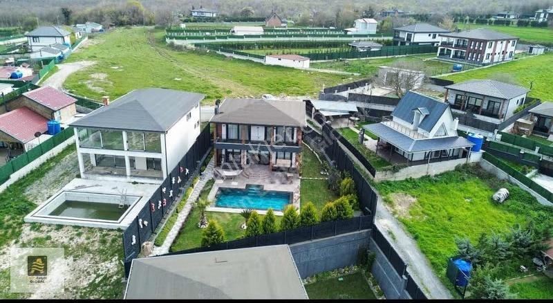 Çatalca Kalfaköyde 580 M² Arsa İçinde 220 M² Ultra Lüks Villa - Görsel 5