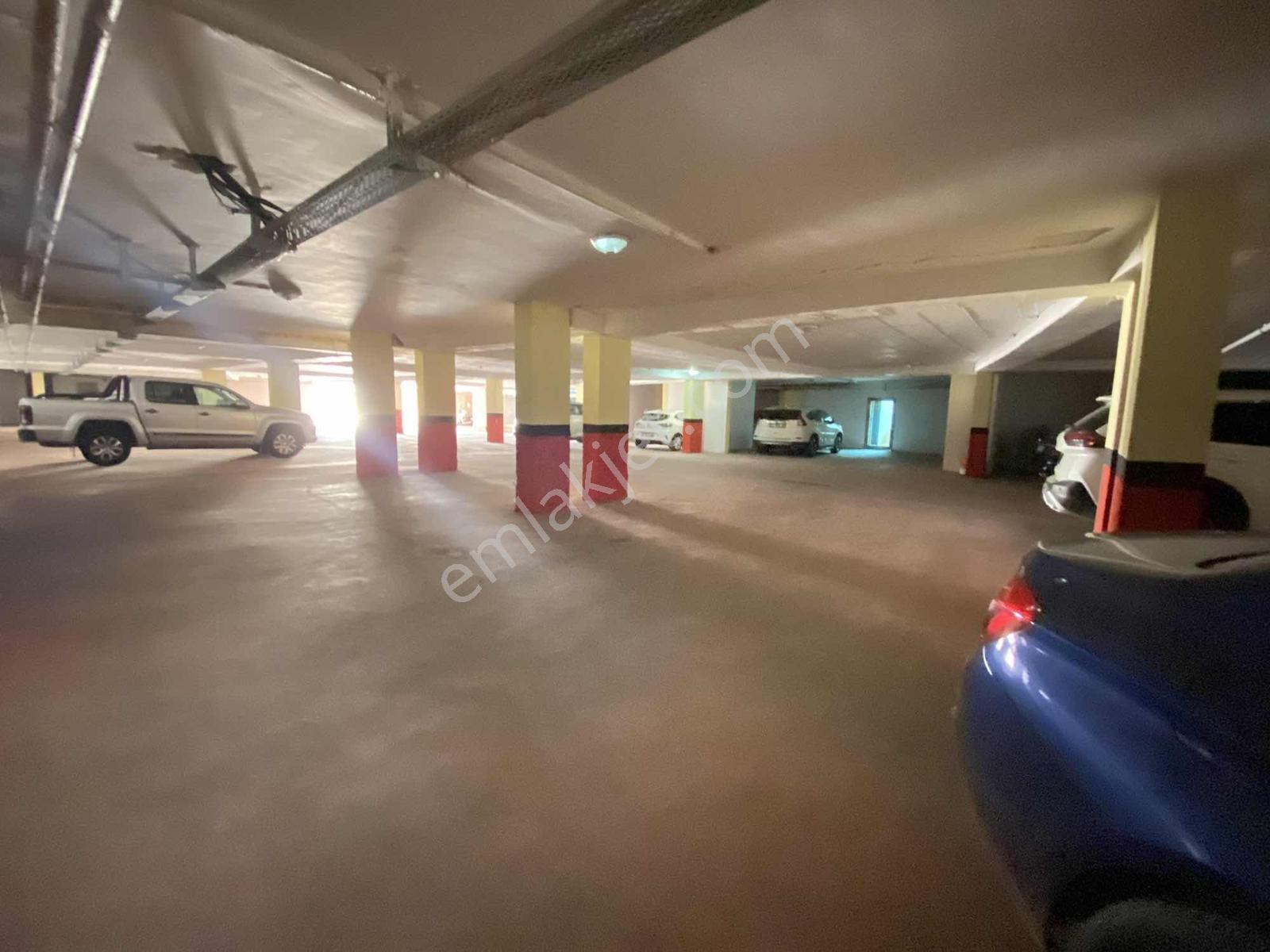 Güzeloba Lüks Sitede Havuz Cephe Ayrı Mutfak Ebeveyn Banyo - Görsel 16