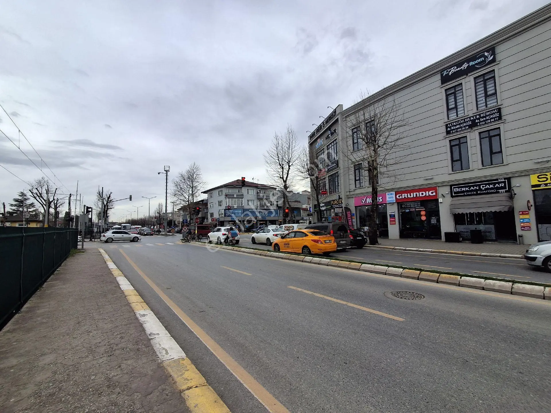 Sakarya Mithatpaşa Mah. Donatımda Satılık Ofis - Büro