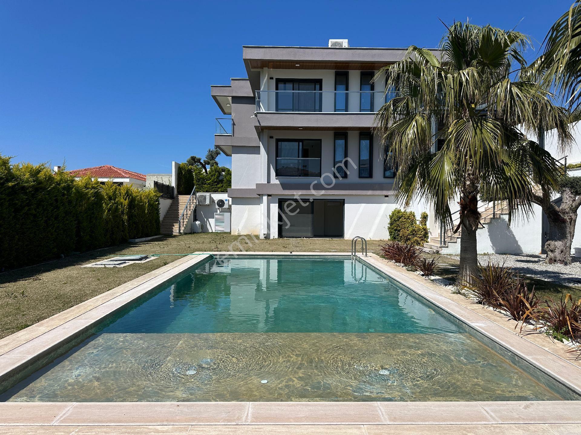 Çeşme Musalla Mah. Satılık Triplex Tam Müstakil 6+2 Villa - Görsel 10