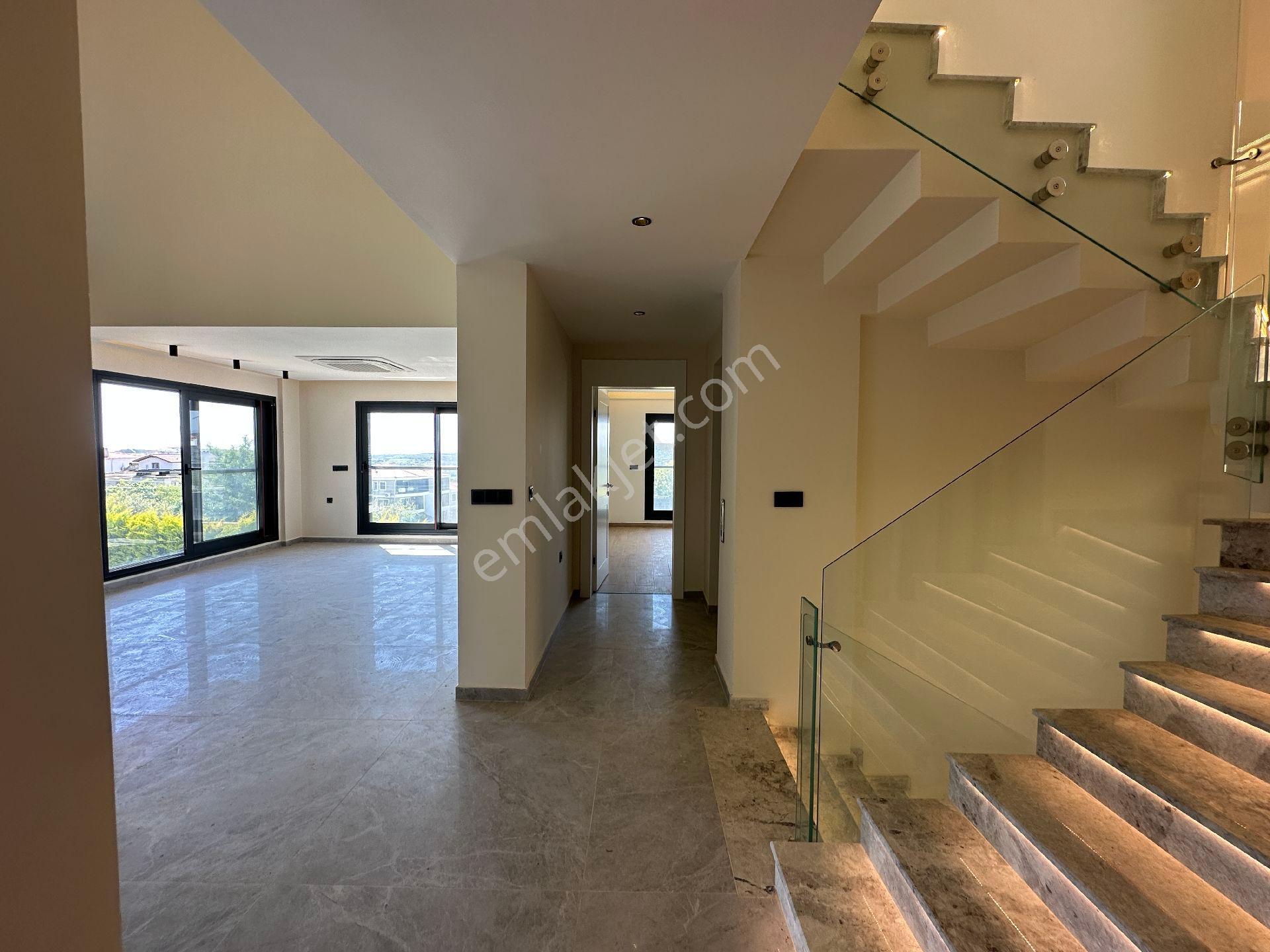 Çeşme Musalla Mah. Satılık Triplex Tam Müstakil 6+2 Villa - Görsel 18