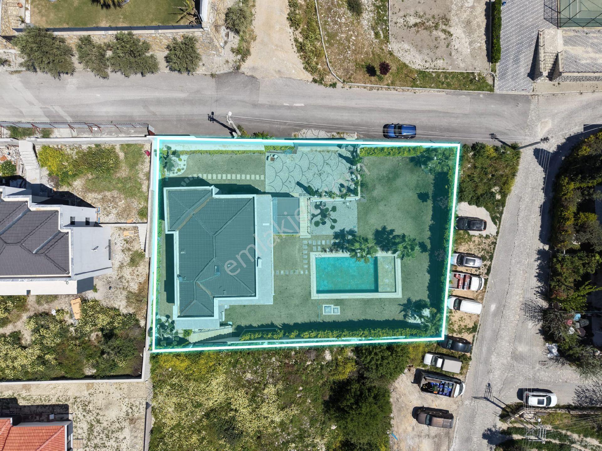 Çeşme Musalla Mah. Satılık Triplex Tam Müstakil 6+2 Villa - Görsel 5