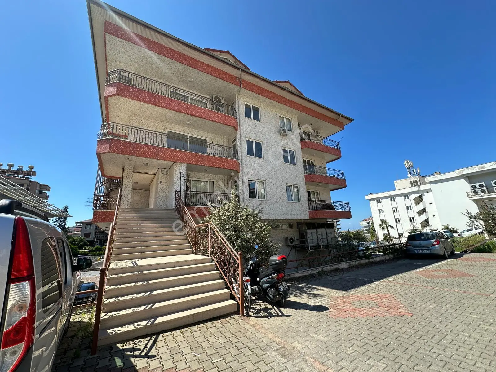 Alanya Çevre Yolu Kenarı Kiralık 3+1 Ayrı Mutfak Ofis/daire