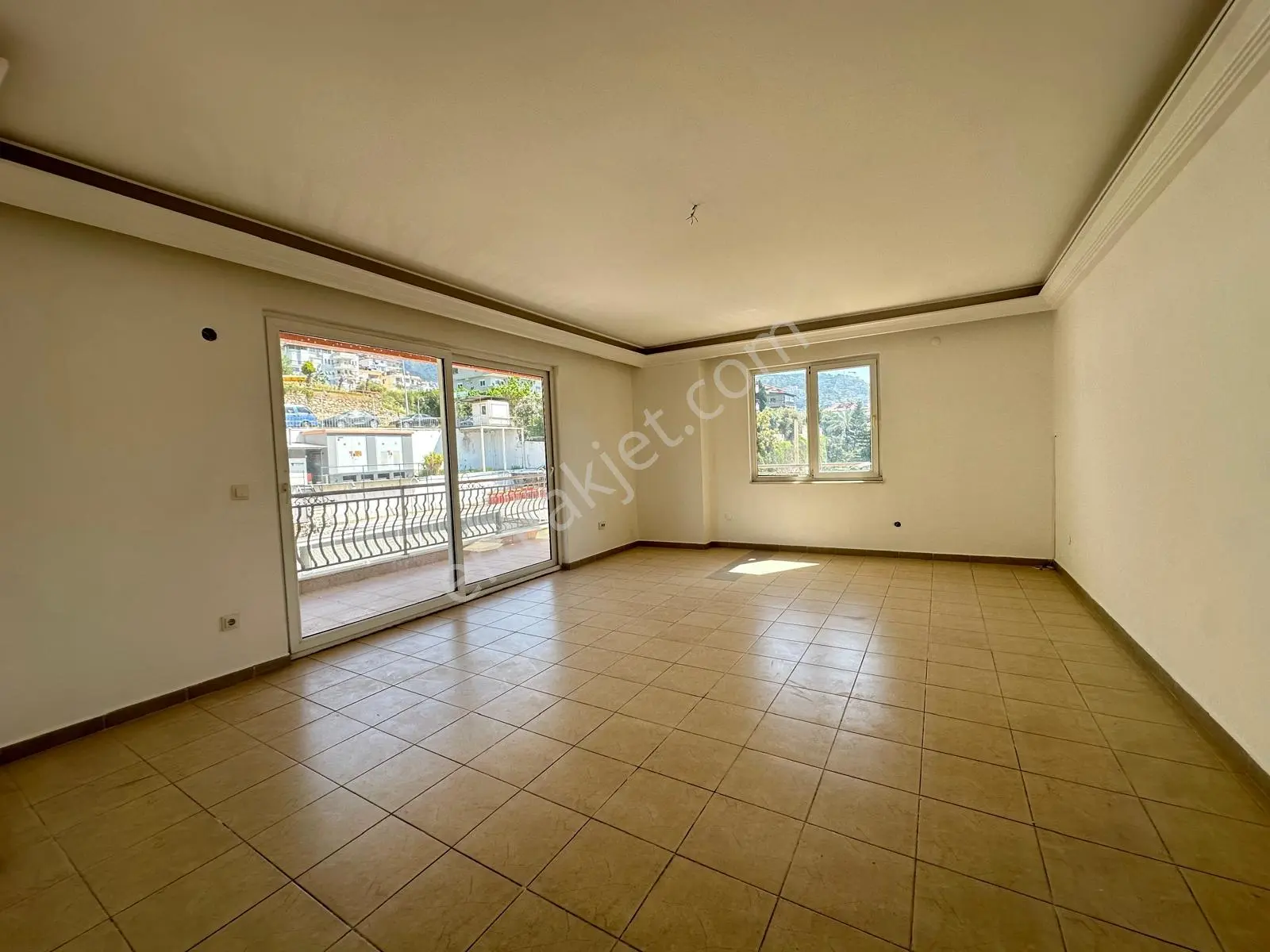 Alanya Çevre Yolu Kenarı Kiralık 3+1 Ayrı Mutfak Ofis/daire - Görsel 5