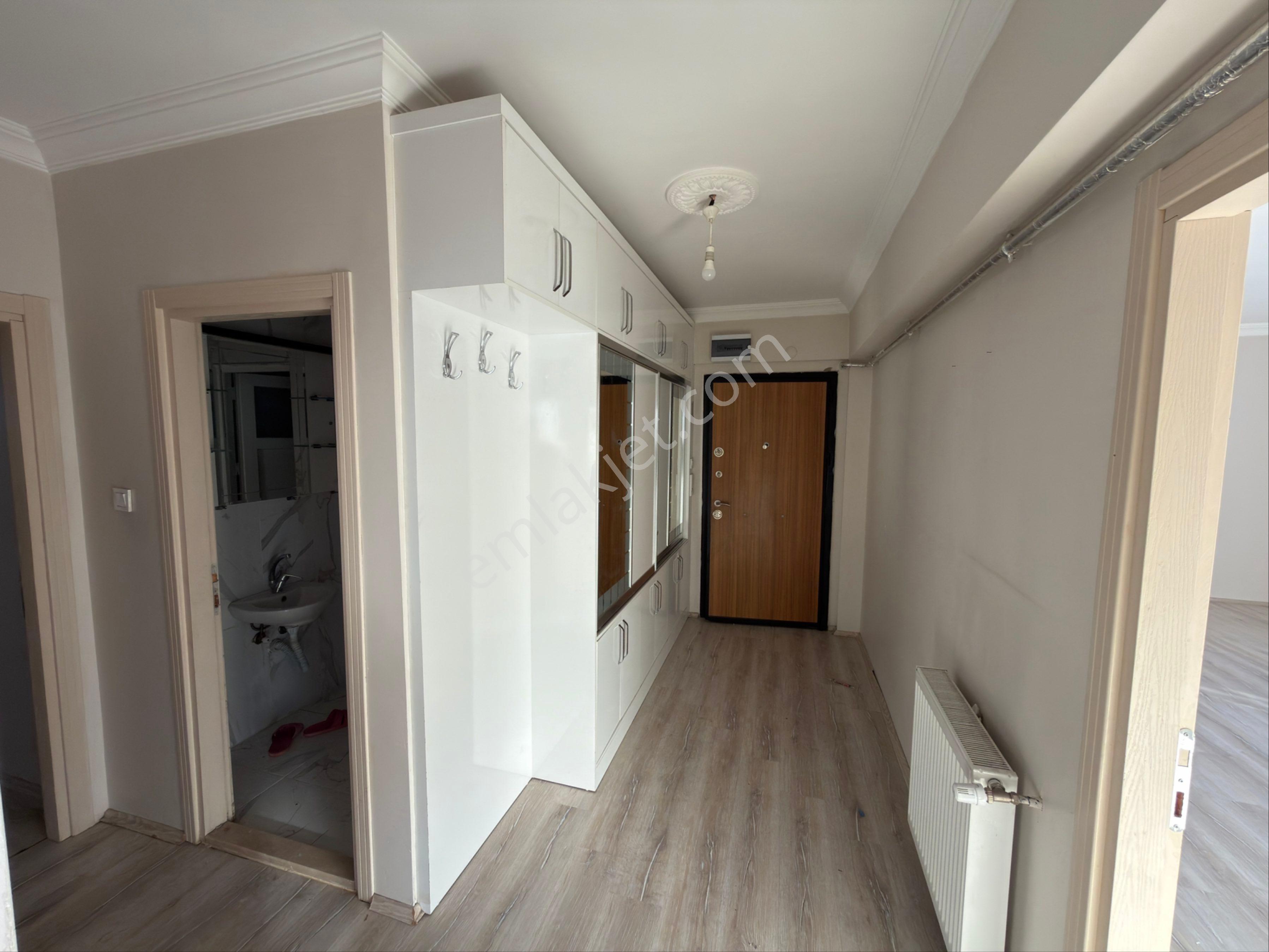 Şahbaz Emlaktan | Ebeveyn Banyolu Lüks 3+1 Kiralık Daire - Görsel 22