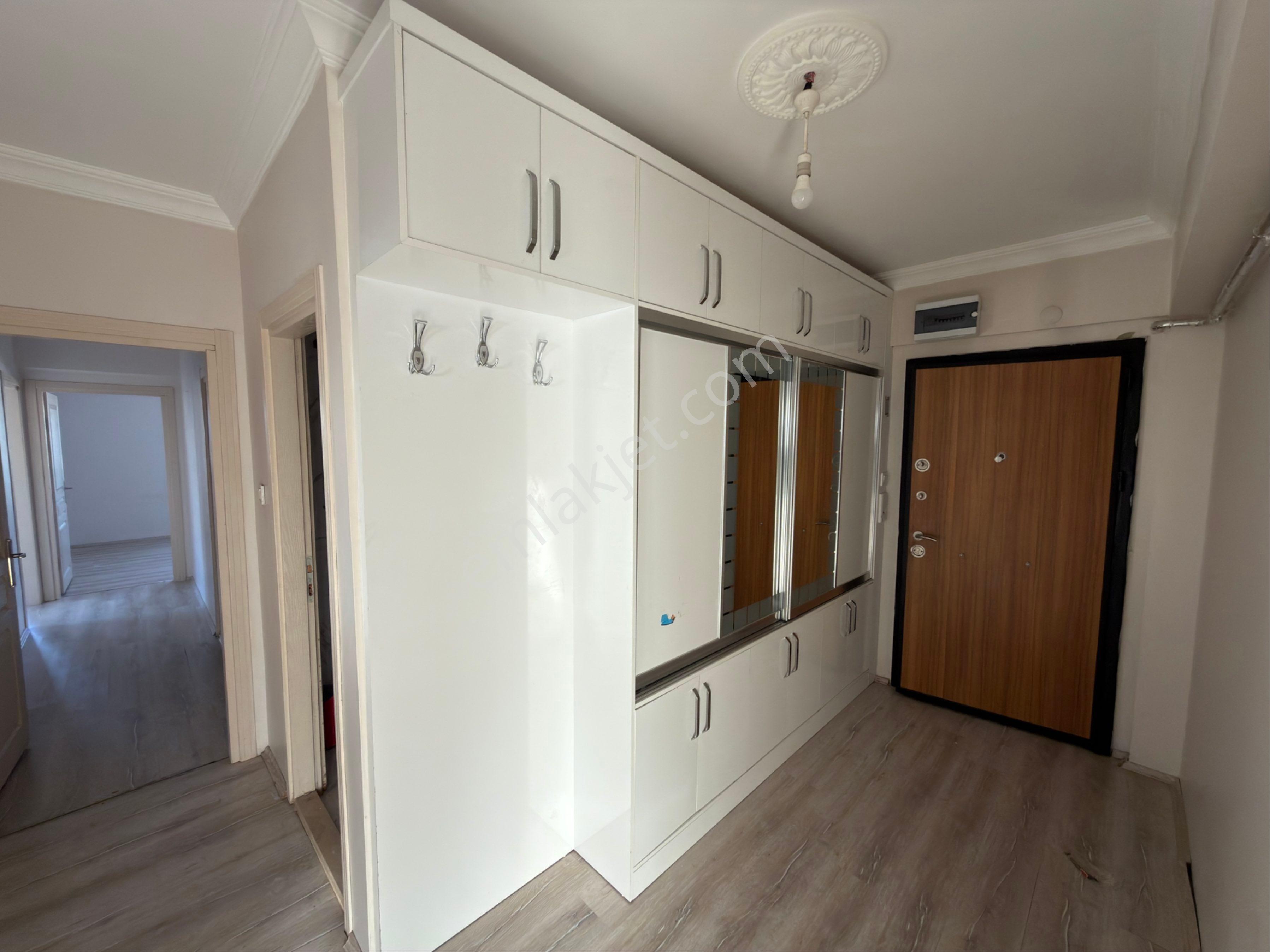 Şahbaz Emlaktan | Ebeveyn Banyolu Lüks 3+1 Kiralık Daire - Görsel 17