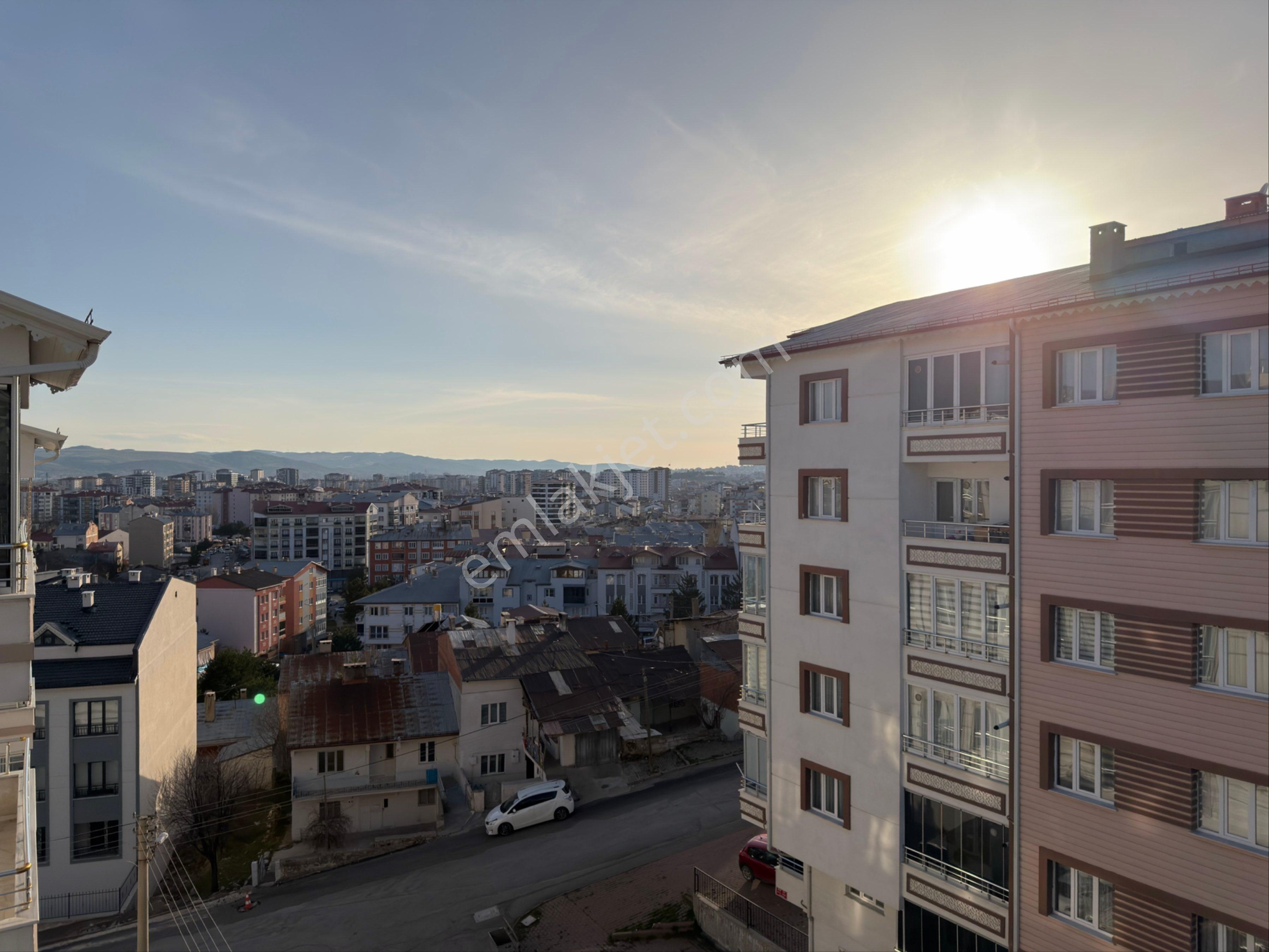 Şahbaz Emlaktan | Ebeveyn Banyolu Lüks 3+1 Kiralık Daire - Görsel 26