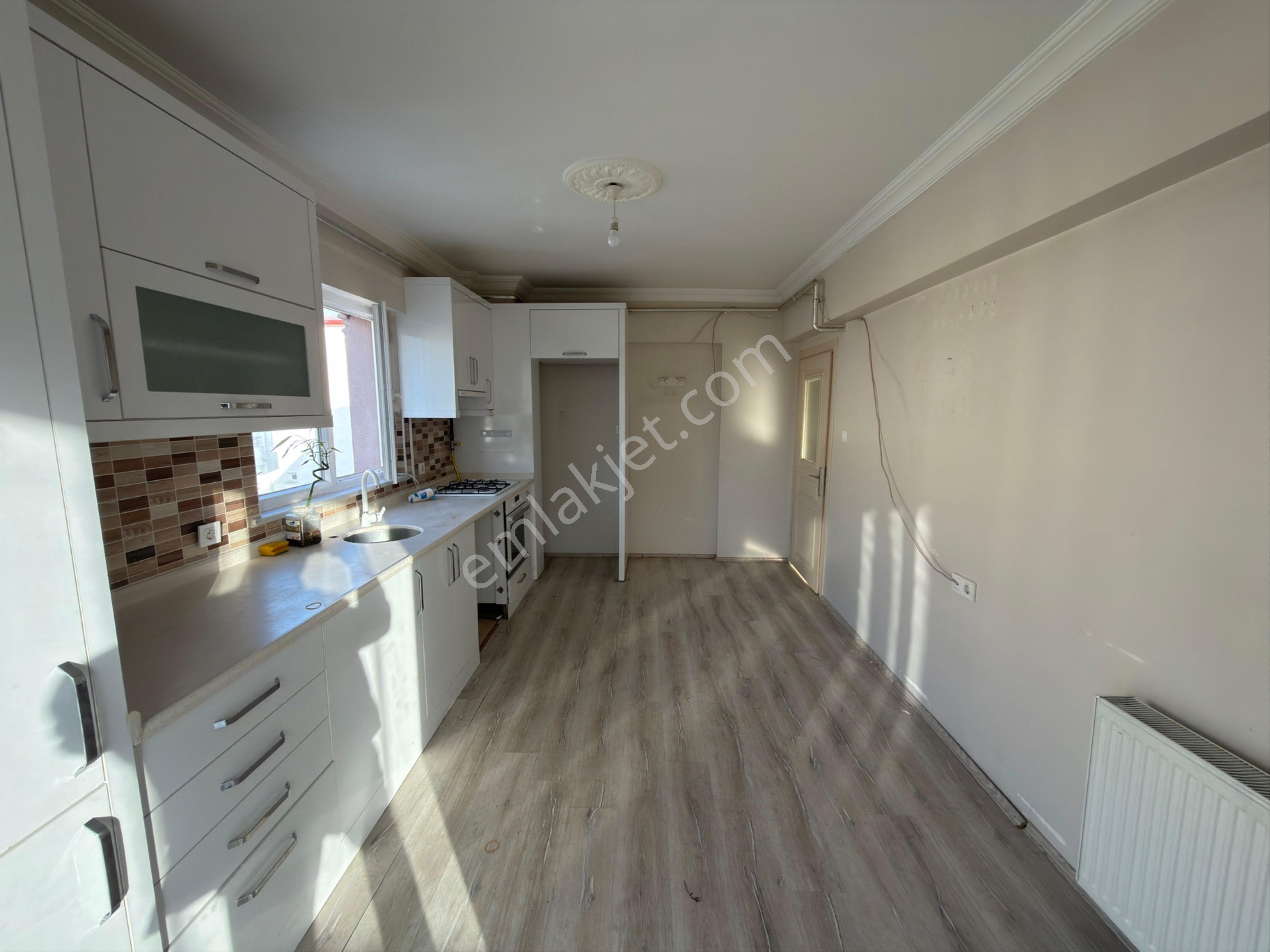 Şahbaz Emlaktan | Ebeveyn Banyolu Lüks 3+1 Kiralık Daire - Görsel 23