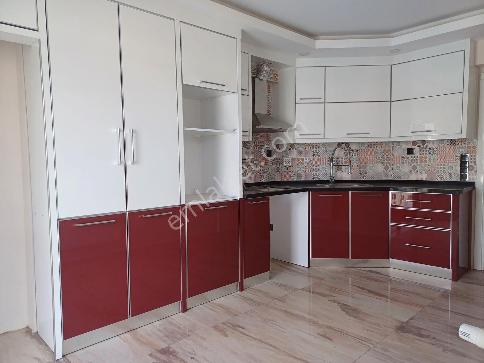 Gerzele Mah. 200 M2 4+1 Arakat Acill Satılık Daire.... - Görsel 14