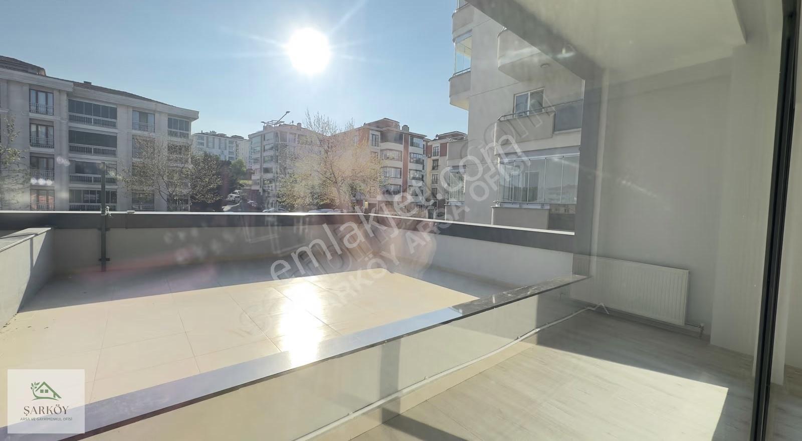 Cadde Üzerinde Yüksek Tabela Değerli Sıfır 1+1 Ofisler - Görsel 2