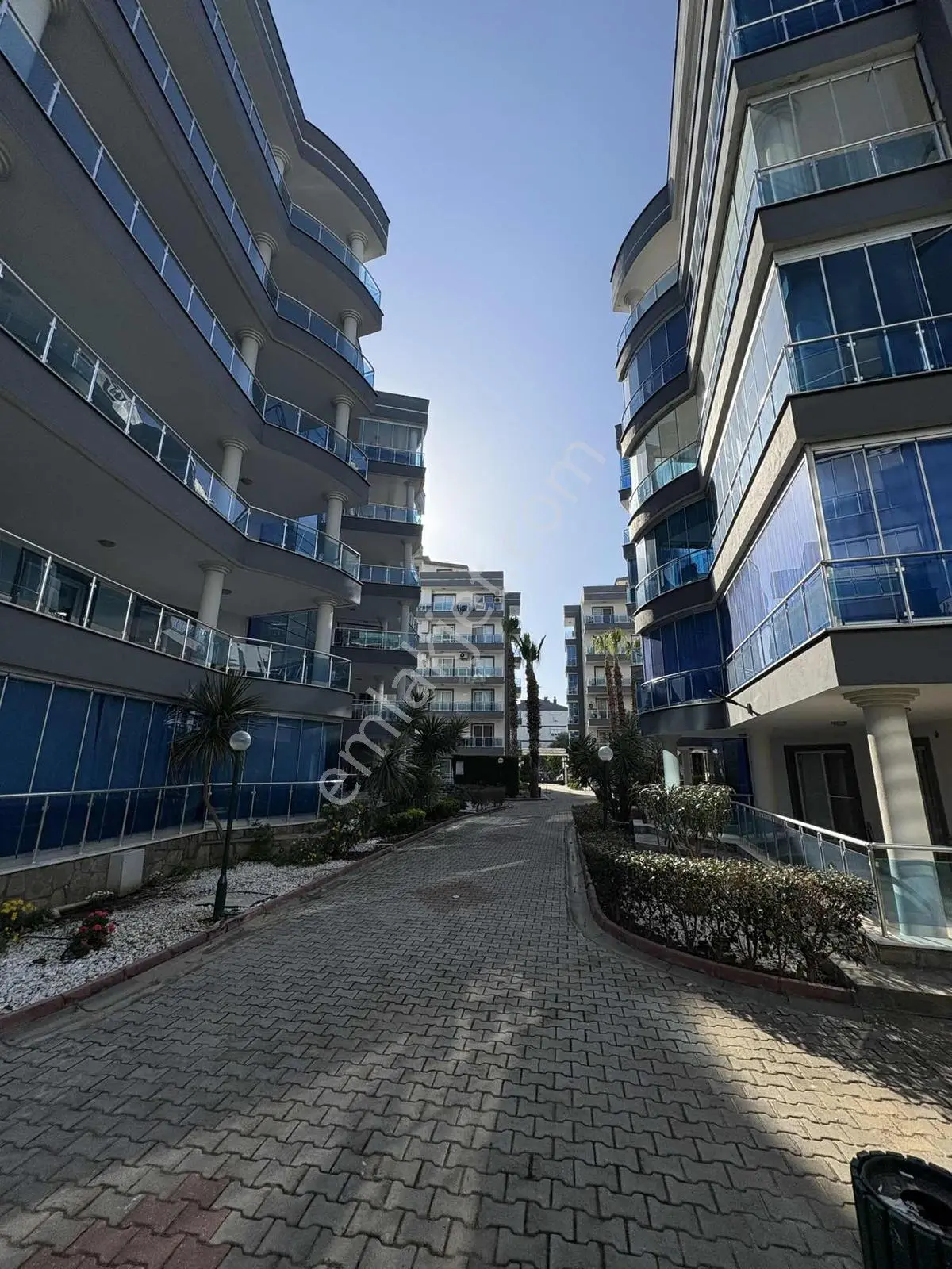 Ege Mahallesi Havuzlu 175 Mt2 Büyük Balkonlu Satılık 3+1 Daire - Görsel 2