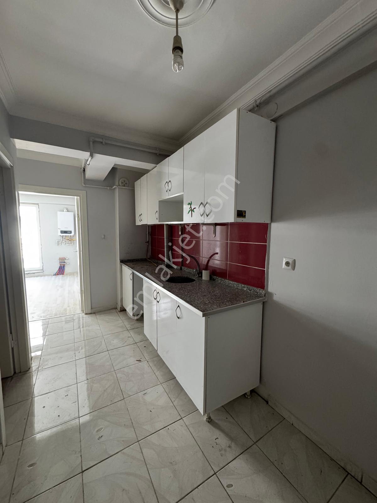 Akademi Emlak'tan Kumlubel'de Ara Kat Geniş Kiralık 1+1 - Görsel 11