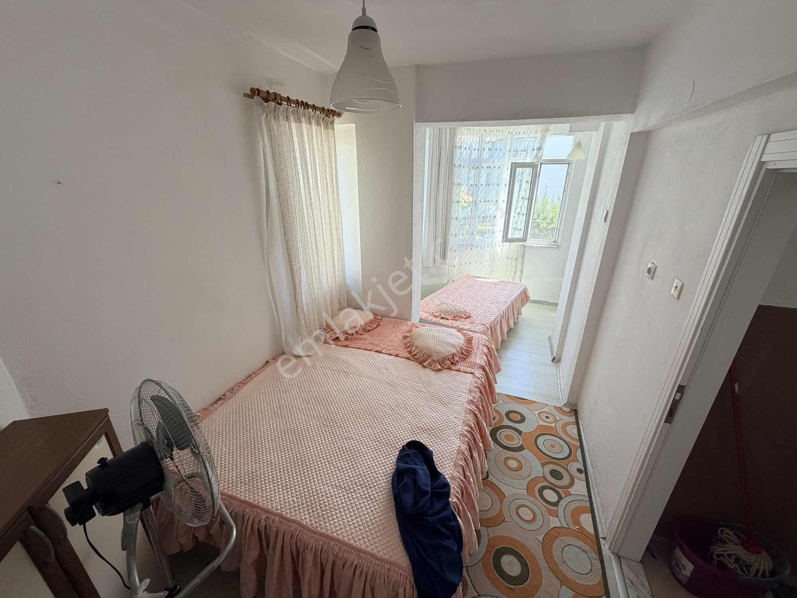 Kadriyede Güzel Lokasyonda Havuz Yapımına Uygun İkiz Villa - Görsel 2