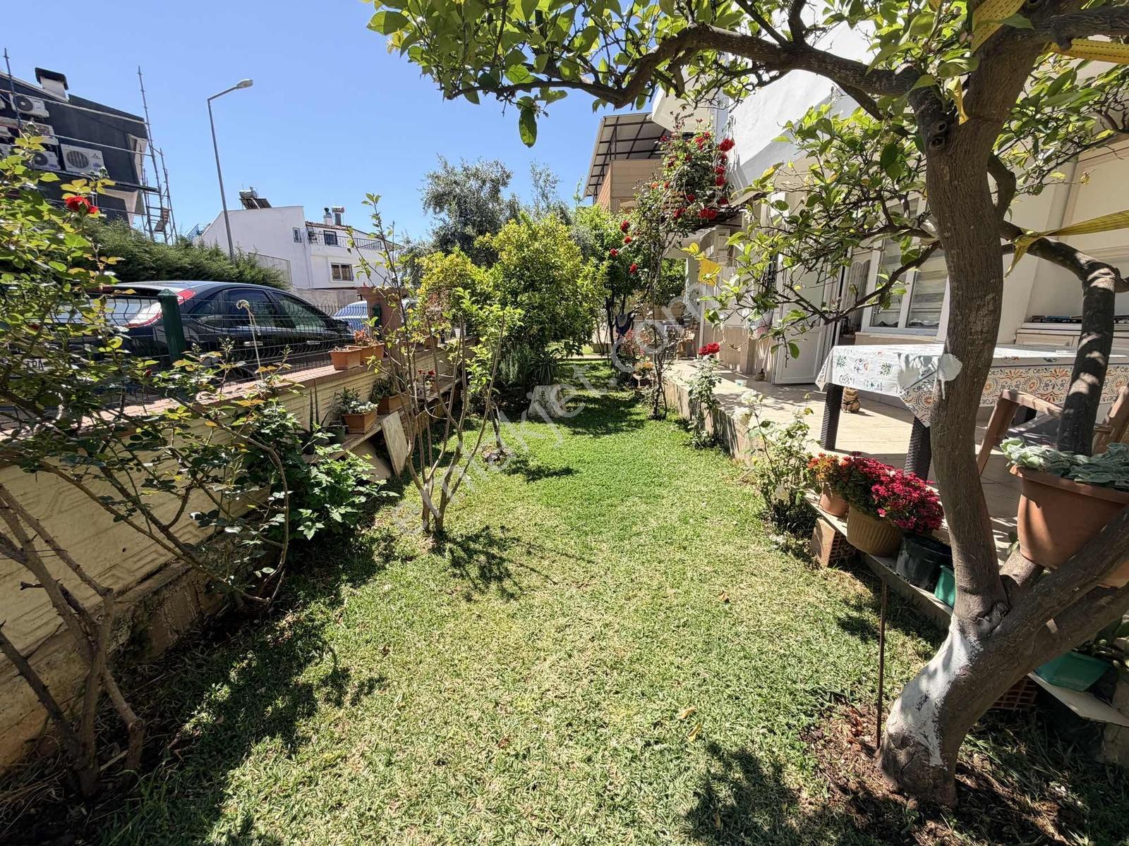 Kadriyede Güzel Lokasyonda Havuz Yapımına Uygun İkiz Villa - Görsel 13