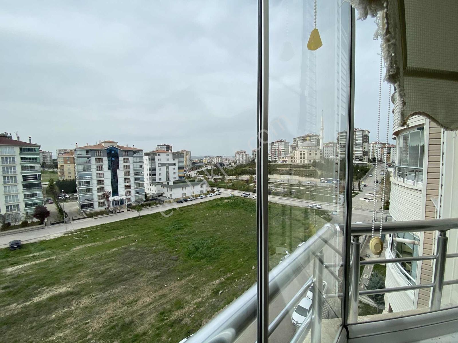 Ahi Mesut' Da Zirve Caddesi Üzerinde Sitede Kiralık 3+1 Daire - Görsel 12