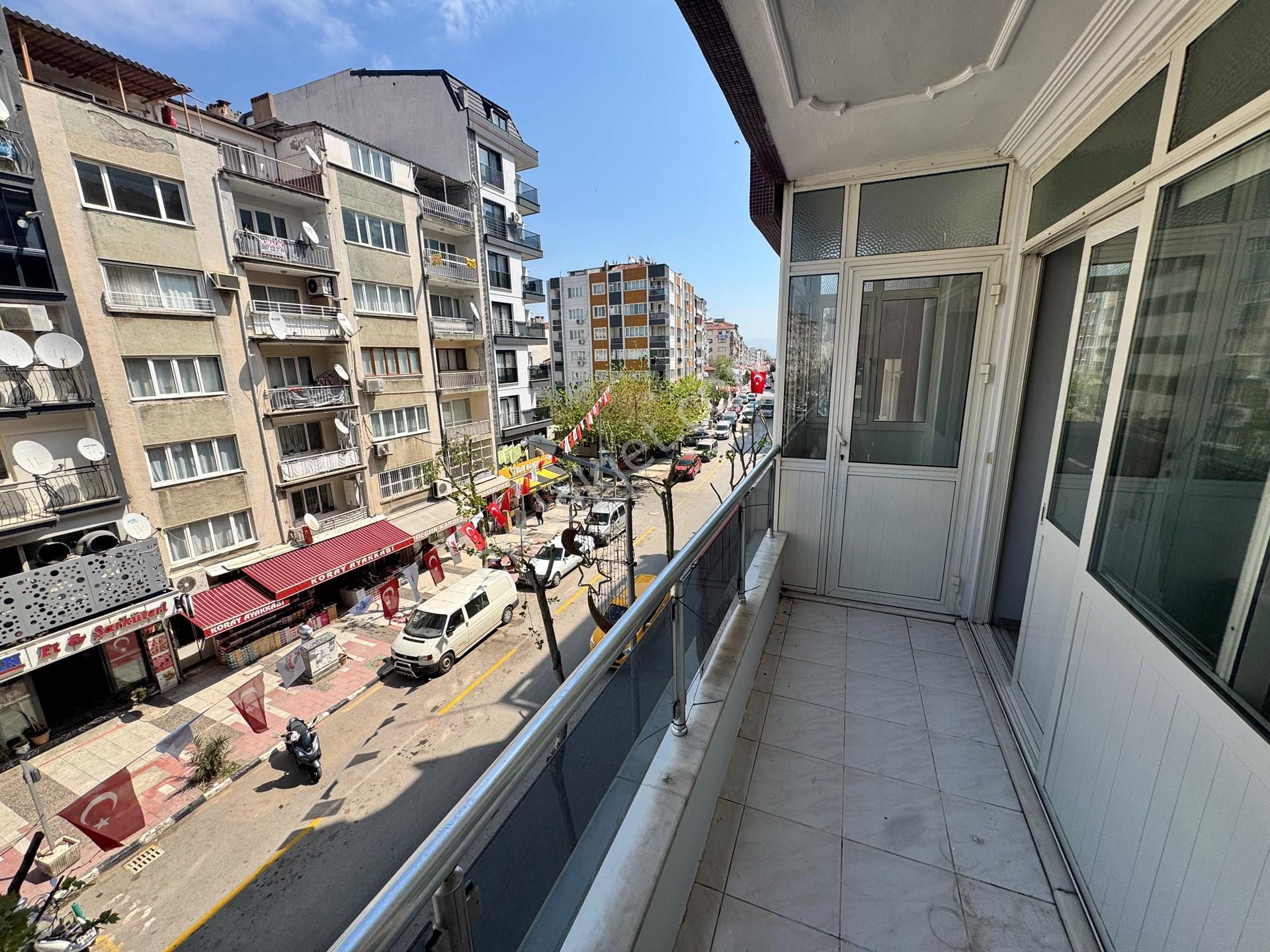 Startkey Platin'den Köklü İşlek Cadde Üzerinde Kiralık Daire - Görsel 2