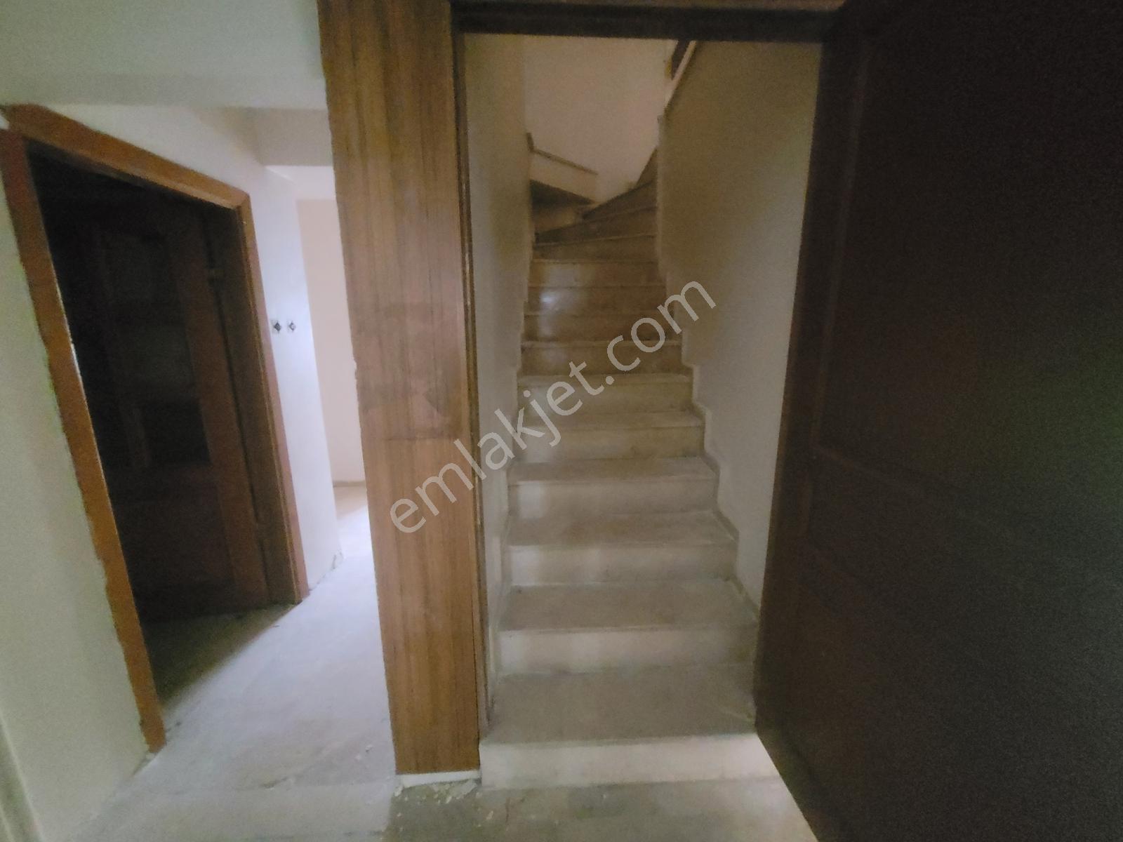 Geniş Aileler İçin İdeal 4.katta , Teras Keyfiyle Kiralık 5+1 !! - Görsel 22