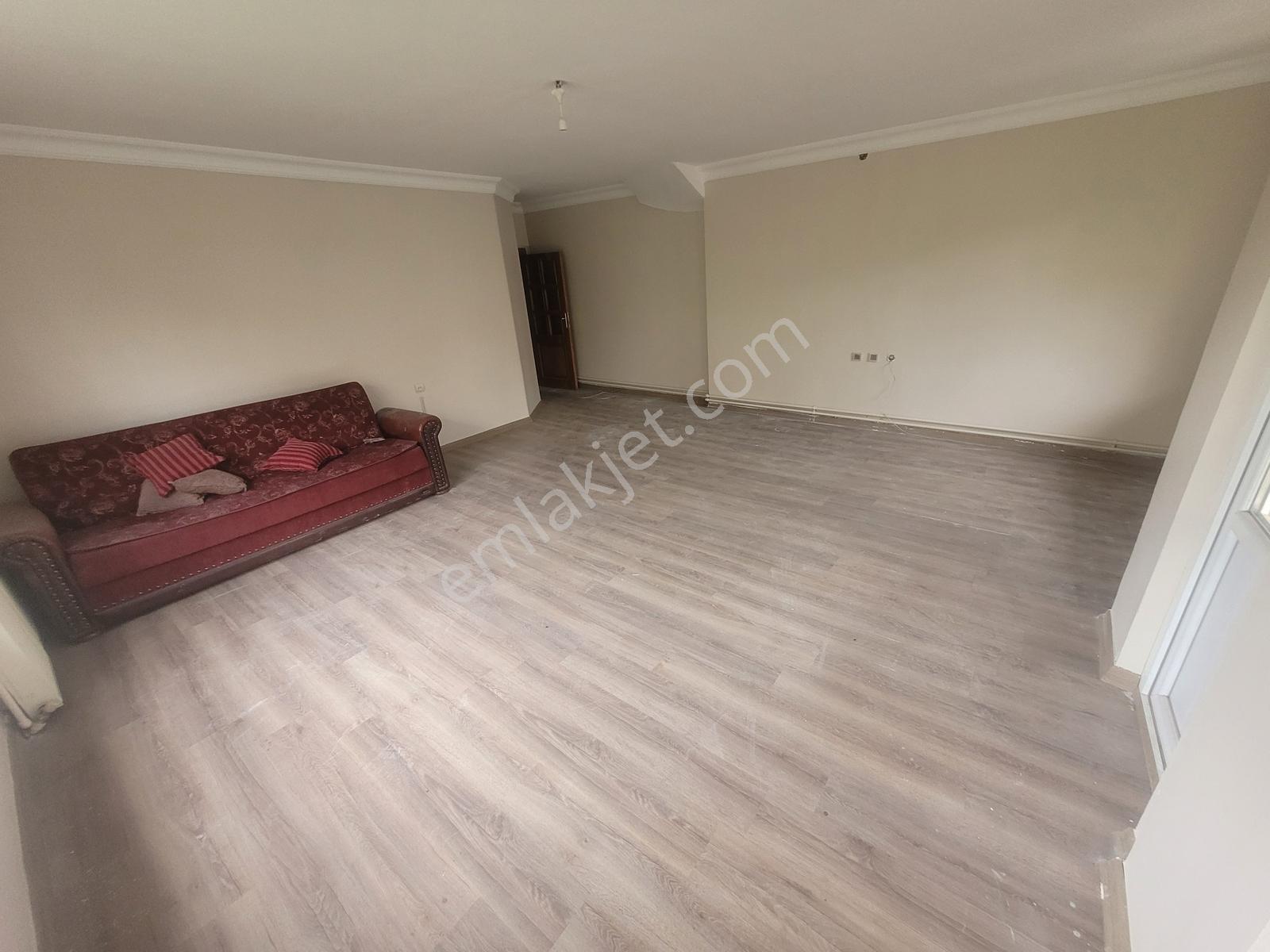 Geniş Aileler İçin İdeal 4.katta , Teras Keyfiyle Kiralık 5+1 !! - Görsel 12
