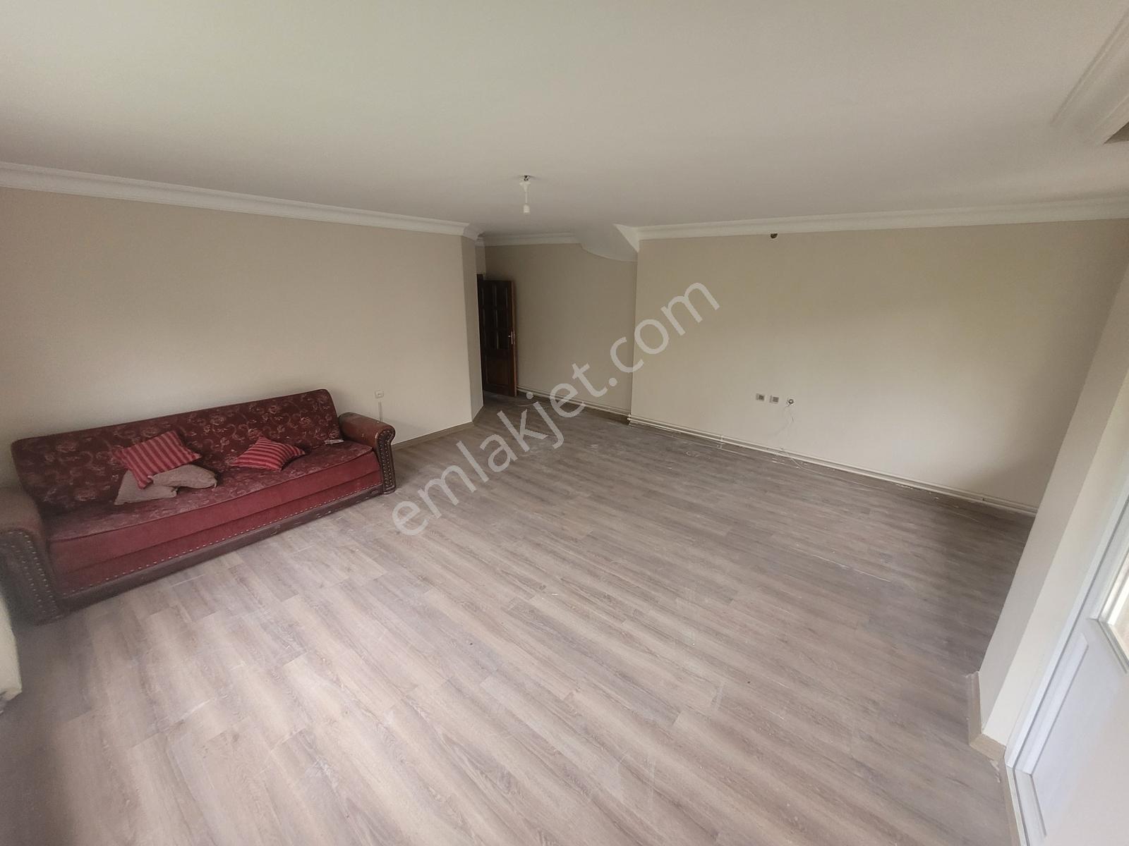 Geniş Aileler İçin İdeal 4.katta , Teras Keyfiyle Kiralık 5+1 !! - Görsel 13