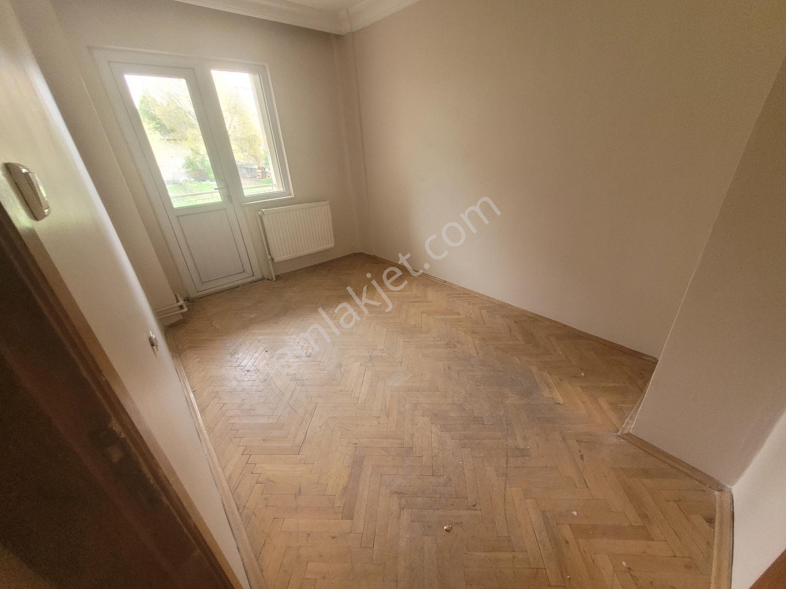Geniş Aileler İçin İdeal 4.katta , Teras Keyfiyle Kiralık 5+1 !! - Görsel 2