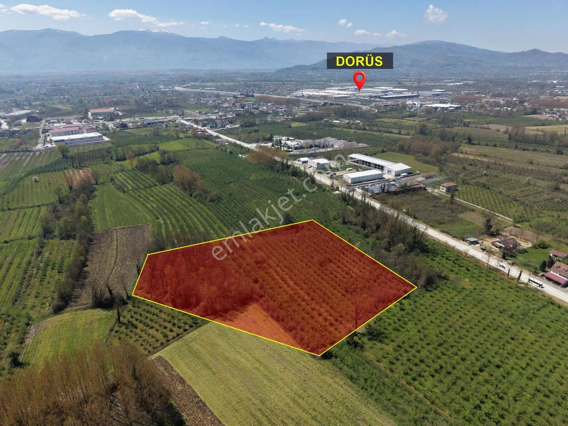 Çilimli Topçular Mahallesi’nde 9.605 M² Satılık Arsa