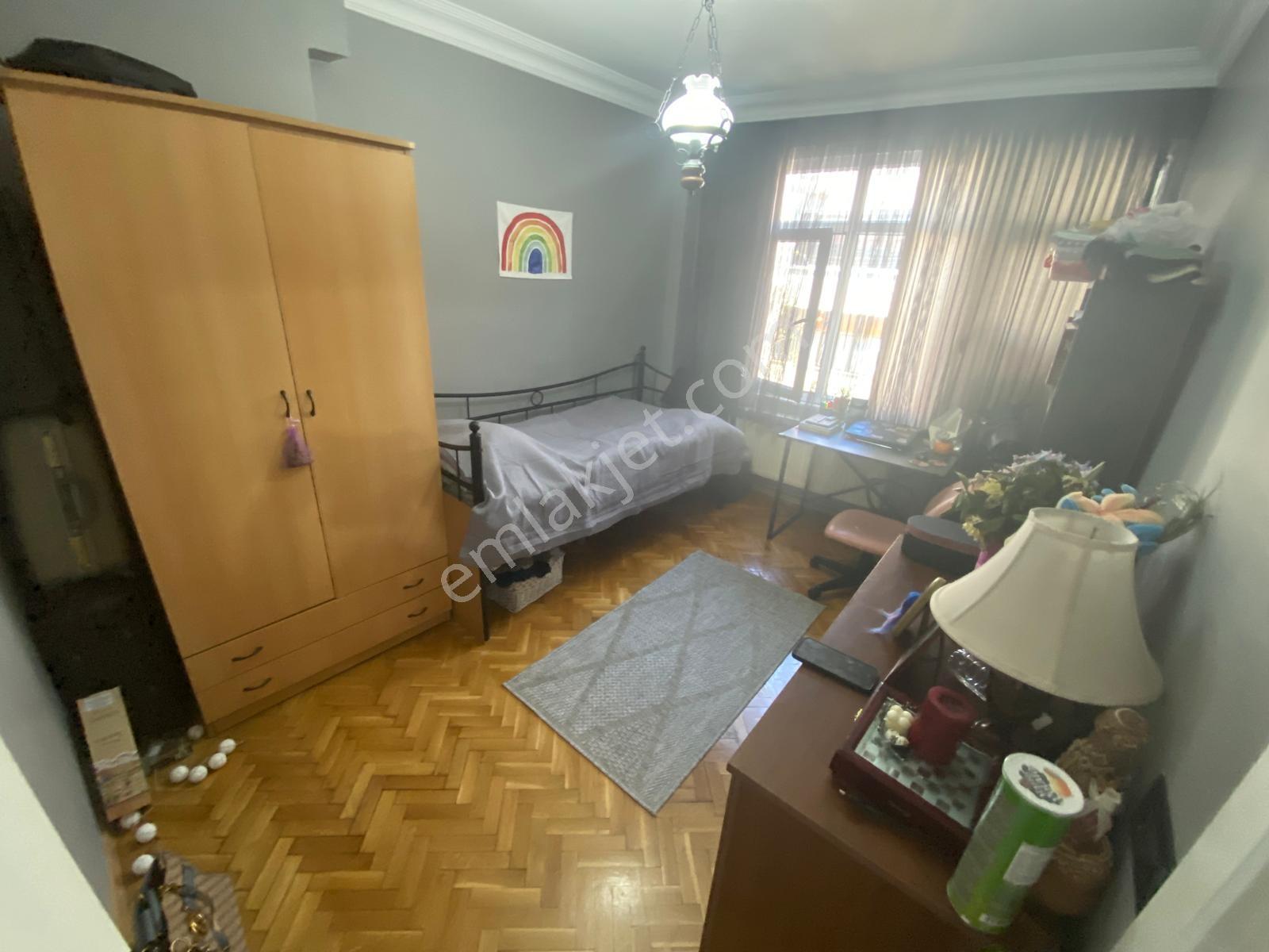 Fatih` De 120 ² Akdeniz Caddesi Yakını 4.kat 3+1 - Görsel 13