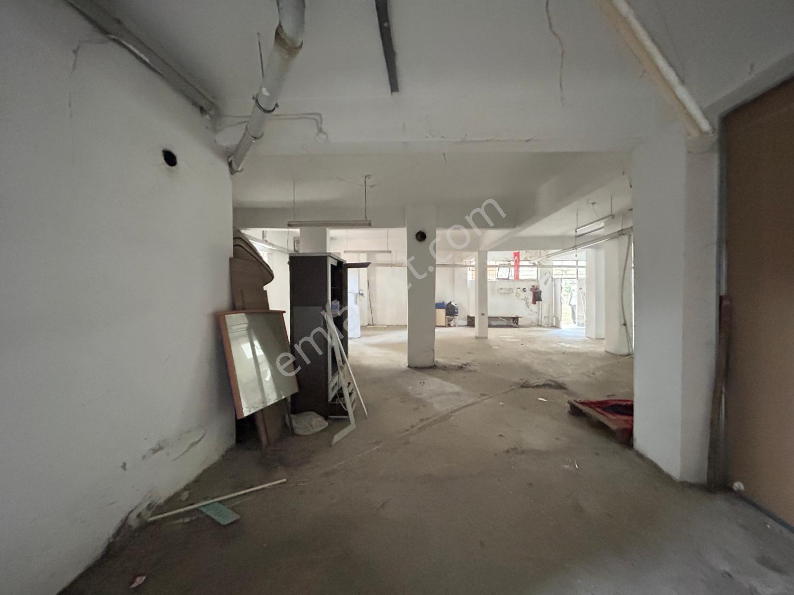 Aydınevler'de Kiralık Yüksek Tavanlı Geniş 350m2 Ticari Alan - Görsel 2
