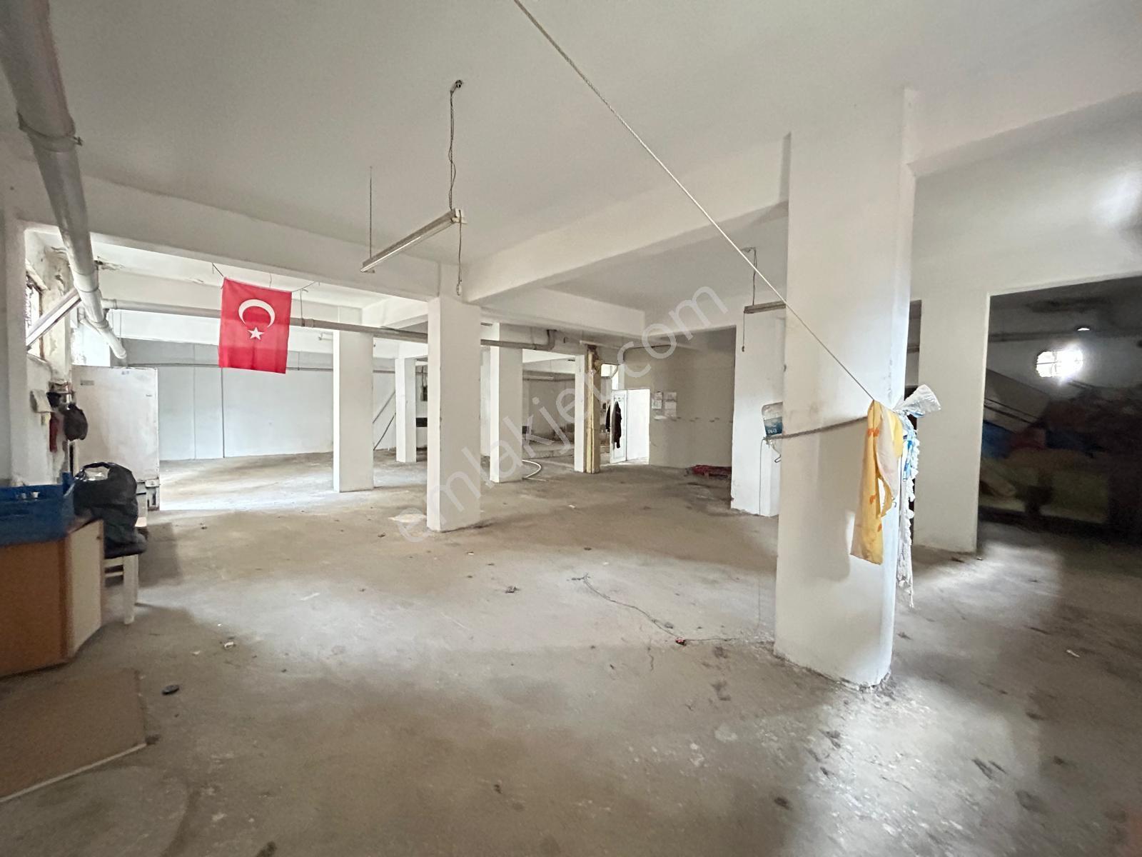 Aydınevler'de Kiralık Yüksek Tavanlı Geniş 350m2 Ticari Alan - Görsel 5