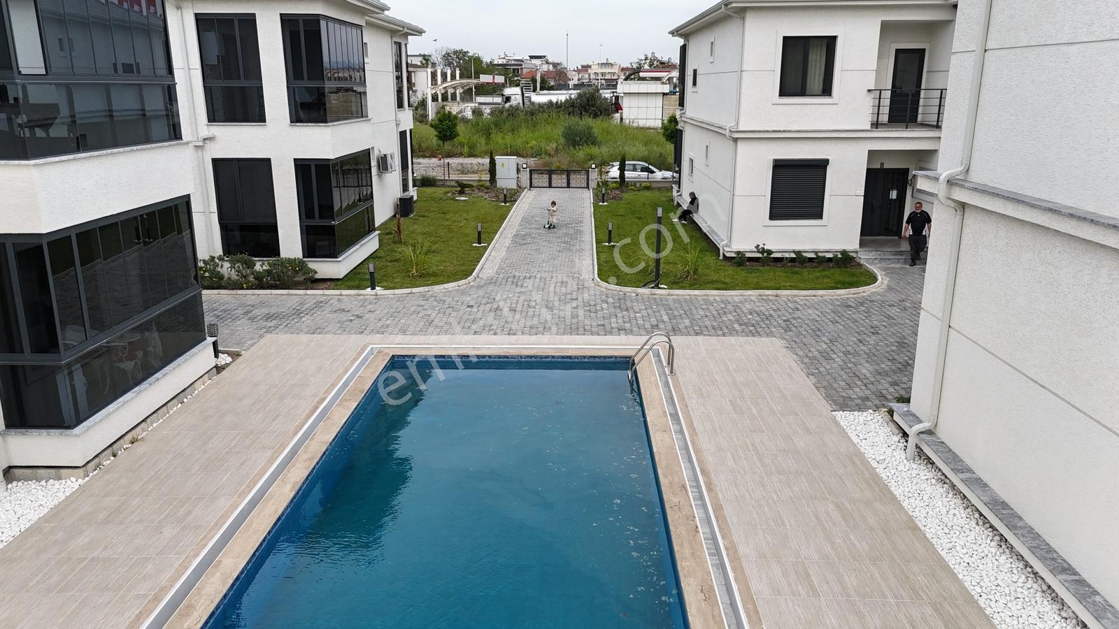 Sv Gayrimenkulden 2+1 Site İçi Havuzlu Plajlara Bir Adım - Görsel 2