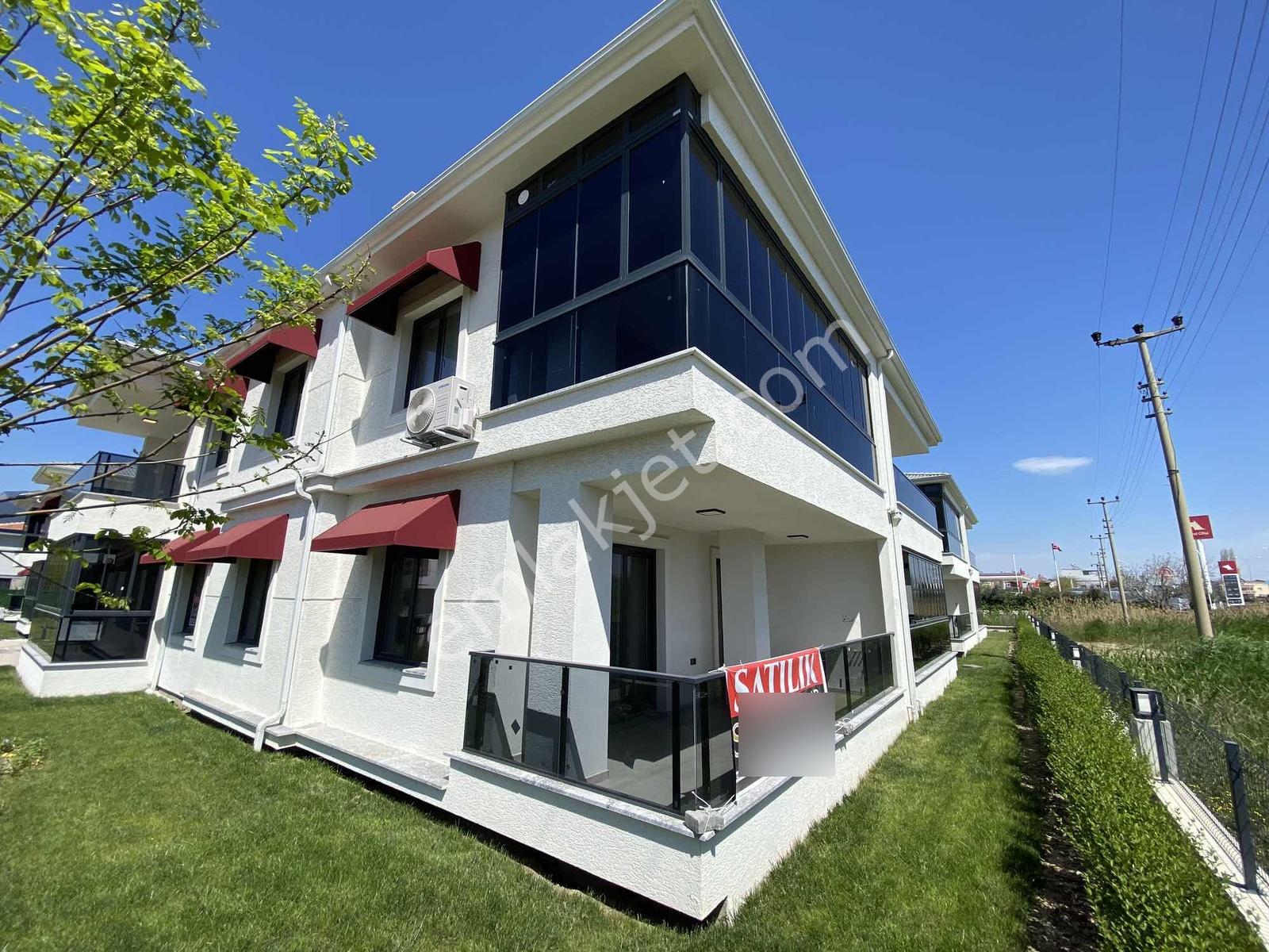 Sv Gayrimenkulden 2+1 Site İçi Havuzlu Plajlara Bir Adım