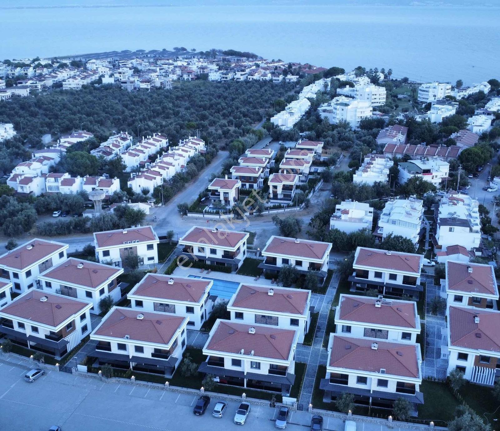 Sv Gayrimenkulden 3+1 Lüx Sitede Villa Denize 500mt - Görsel 34