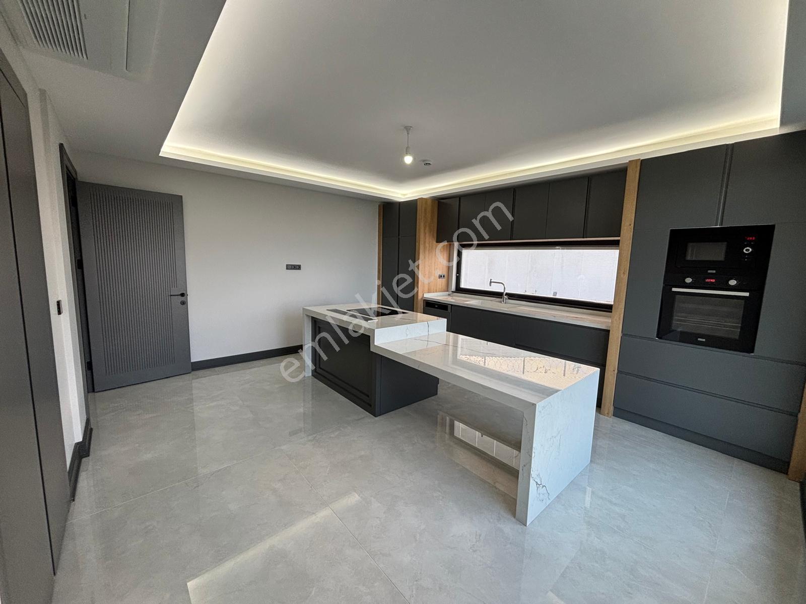 Göl İnci Konaklarında Satılık 6+1 Havuzlu Villa - Görsel 14