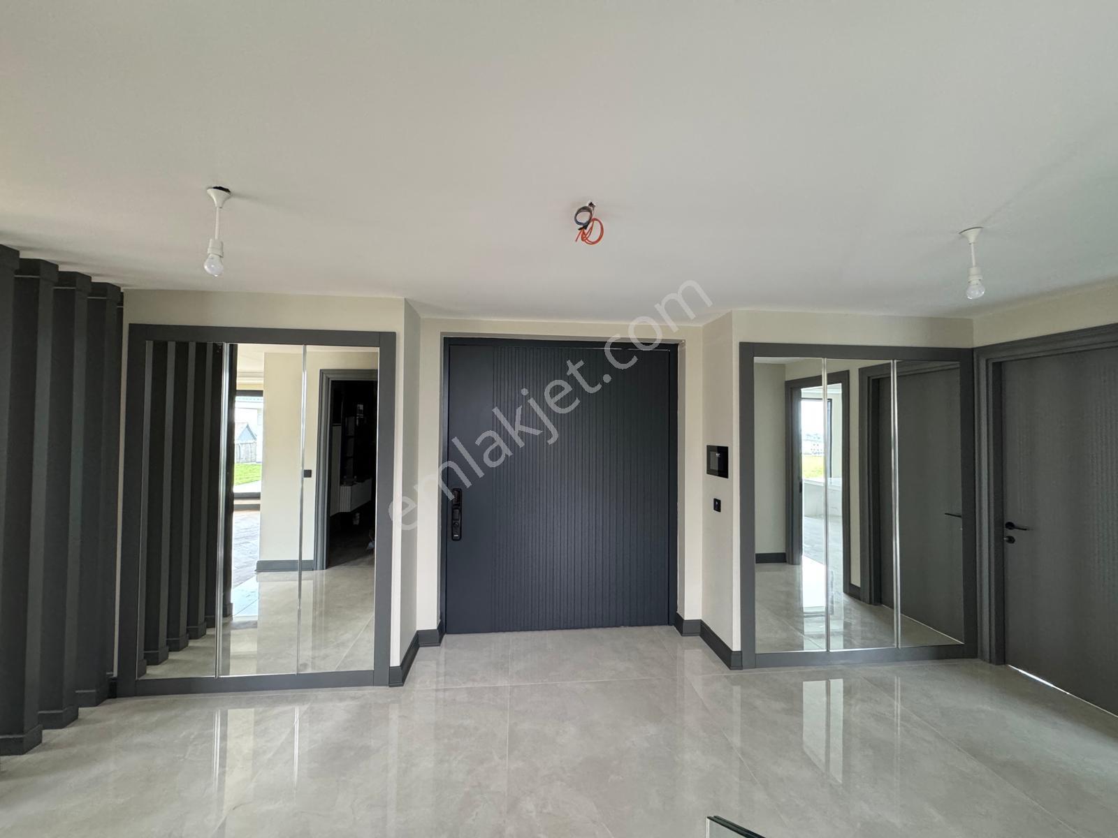 Göl İnci Konaklarında Satılık 6+1 Havuzlu Villa - Görsel 5